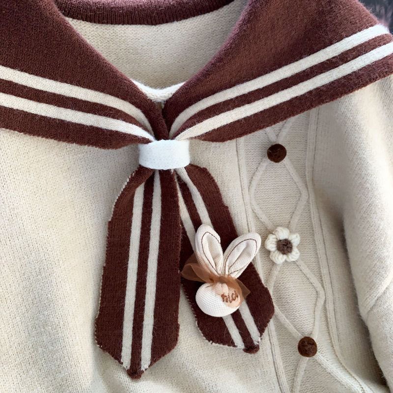 3D-Pullover mit Hasen- und Blumenmuster - image 3