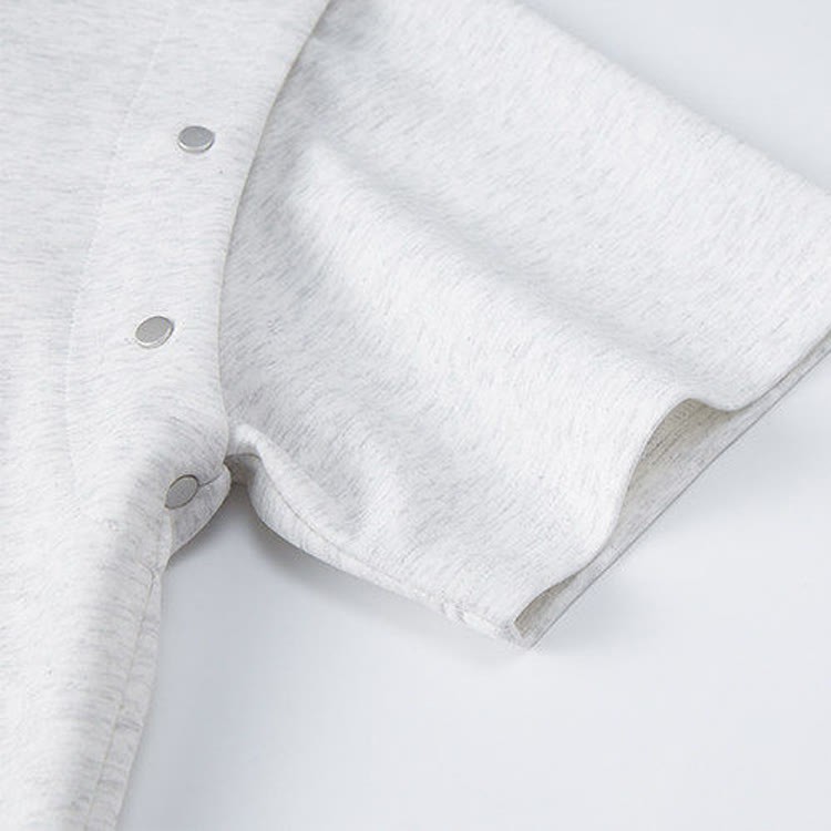 T-Shirt mit abnehmbaren Ärmeln und Jeans mit weitem Bein - image 7