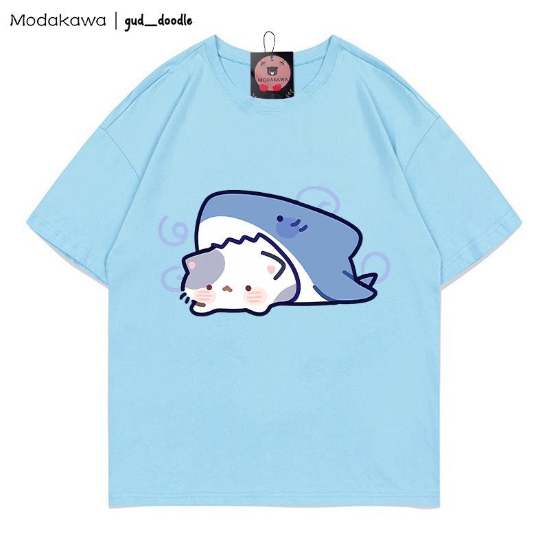 Modakawa x gud_doodle T-Shirt „Shark Kitty“ aus 100 % Baumwolle von Modakawa - Blue - 5XL - image 5