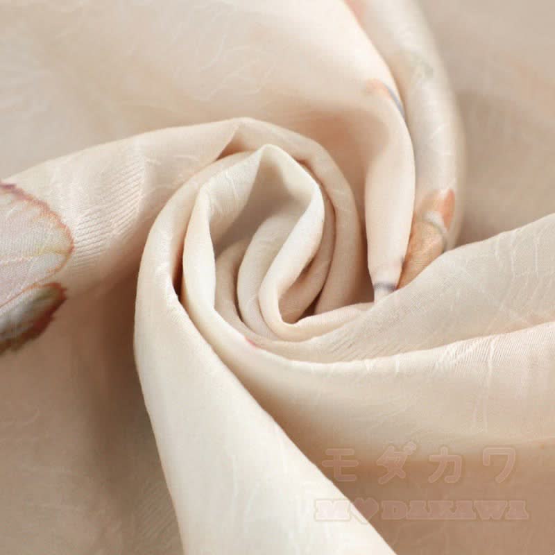 Zweiteiliges Set: Vintage-Top mit Blumenmuster und Schmetterlingsschnalle, dazu eine kurze Hose mit weitem Bein. - image 4