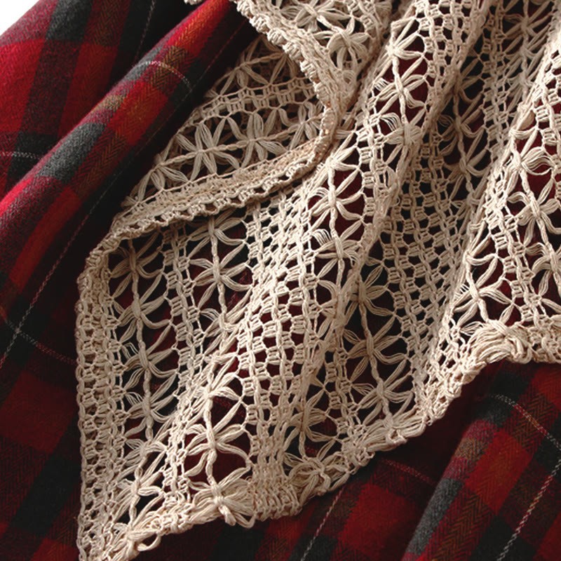 Strickpullover mit Taschen, karierter Rock, passendes Outfit - image 4