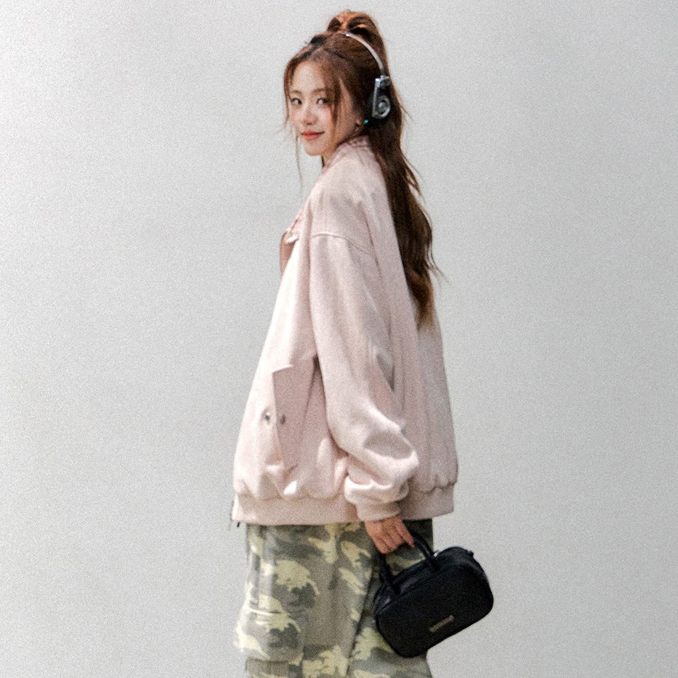 Zweiteiliges Set aus Vintage-Karojacke und Cargohose - image 9