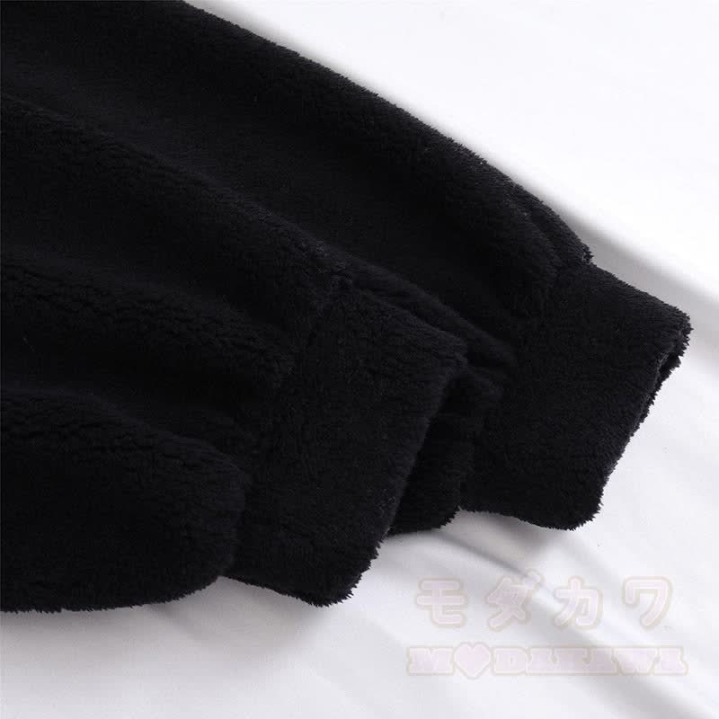 Plüsch-Kapuzen-Einteiler mit Buchstabenstickerei - image 7