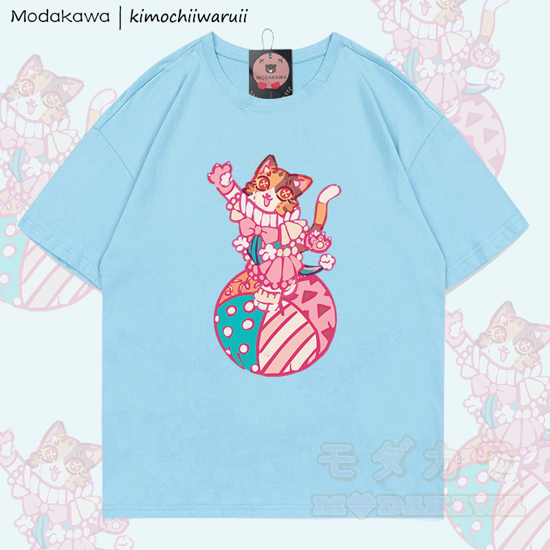 MODAKAWA X kimochiiwaruii Circus Cat Graphic 100% Cotton T-Shirt - Himmelblau - 5XL - image 3