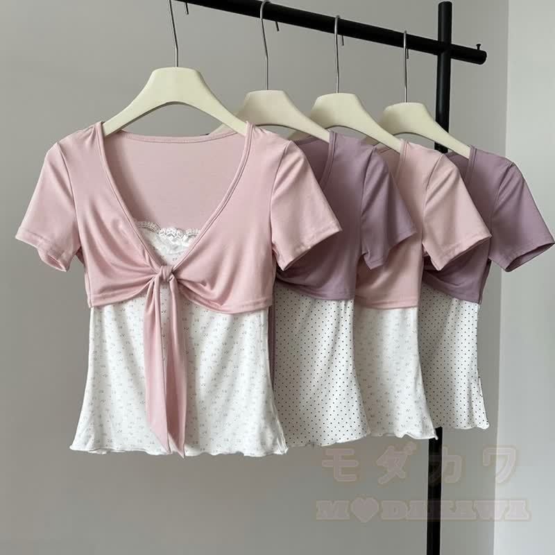 Zweiteiliges Set aus süßem Kurzarm-T-Shirt mit Schleife und Polka-Dots sowie einem Rock mit elastischem Bund - image 4
