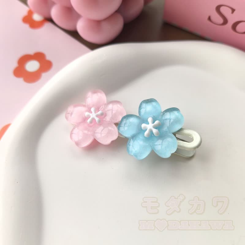 Niedliche transparente Haarspangen mit Blumen - Rosa-blaue Blume - image 10