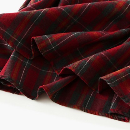 Strickpullover mit Taschen, karierter Rock, passendes Outfit - image 6