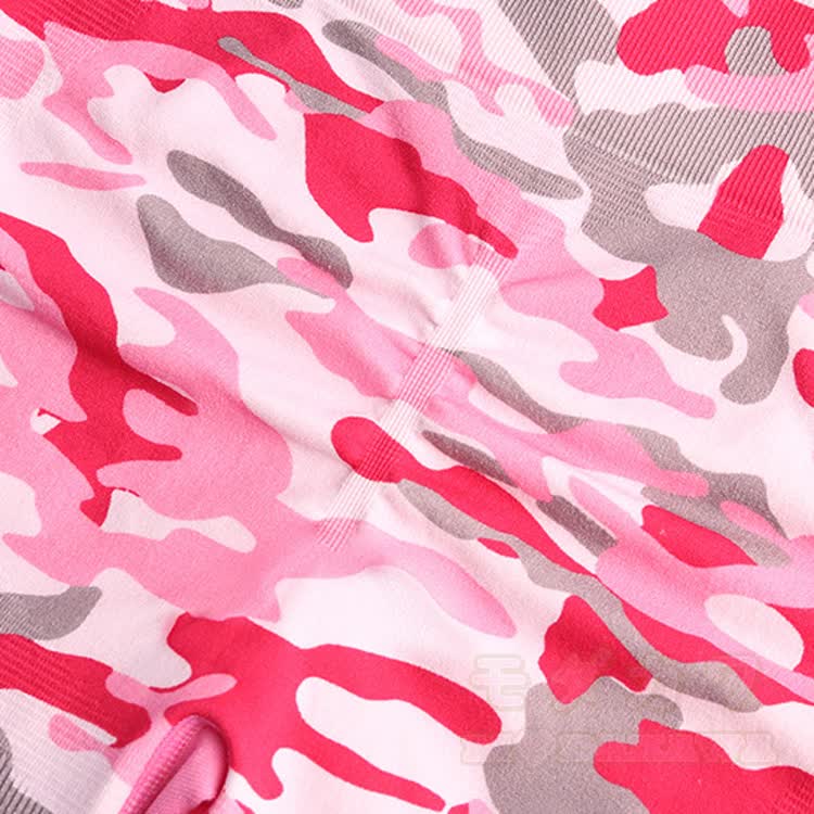 Sporttop und Shorts mit pinkfarbenem Camouflage-Muster und gekreuztem Rückenausschnitt - image 8