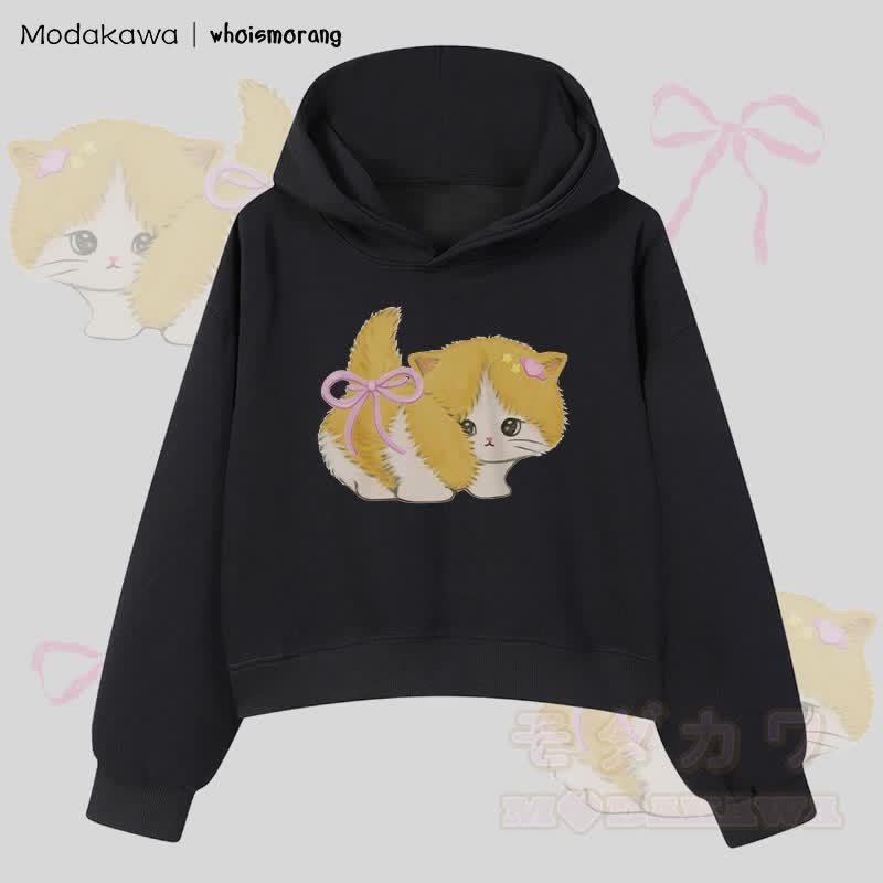 MODAKAWA X whoismorang Bow Tail Cat Graphic Cropped Cotton Hoodie - Schwarz - 3XL - image 4