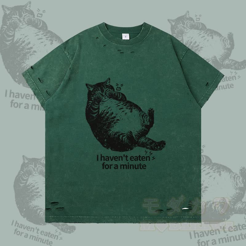 Ich habe seit einer Minute nichts gegessen – Modakawa T-Shirt mit Katzenmotiv und Rissen - Grün - 2XL - image 4