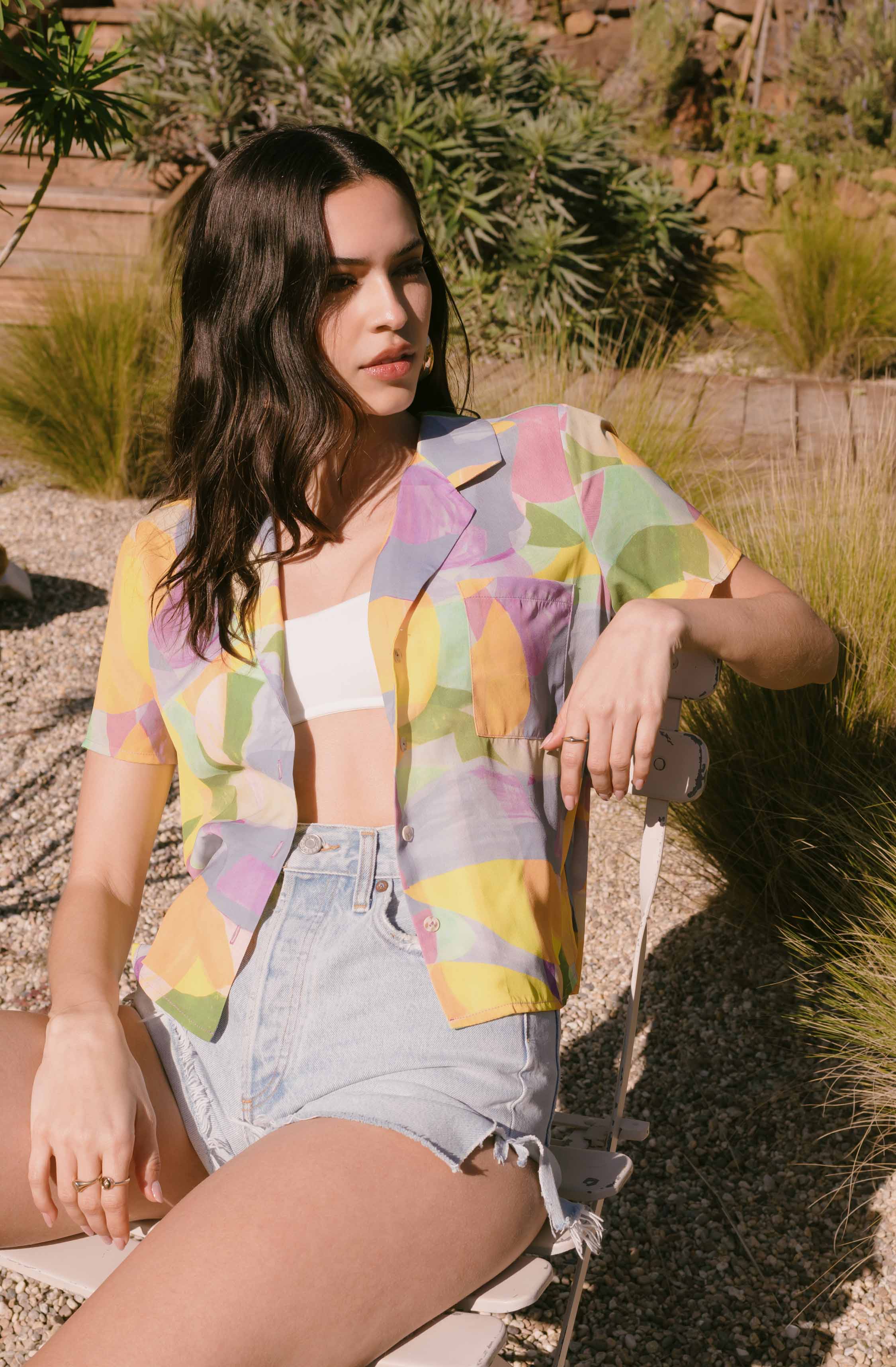 Tourist Abstract Print Button Down Top-Aljck