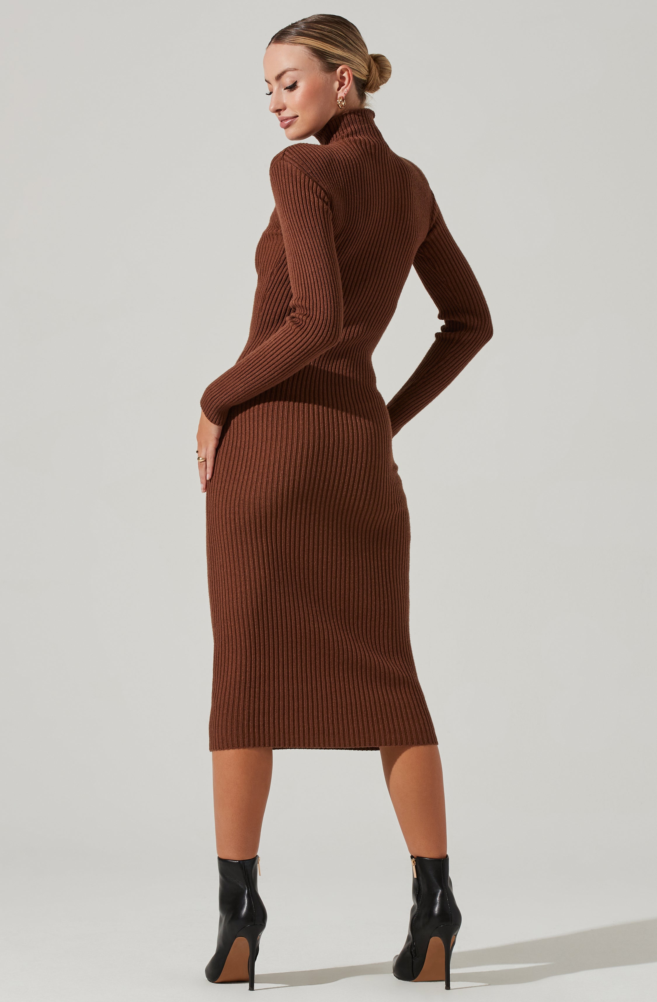 Abilene Long Sleeve Turtleneck Midi Sweater Dress-Aljck
