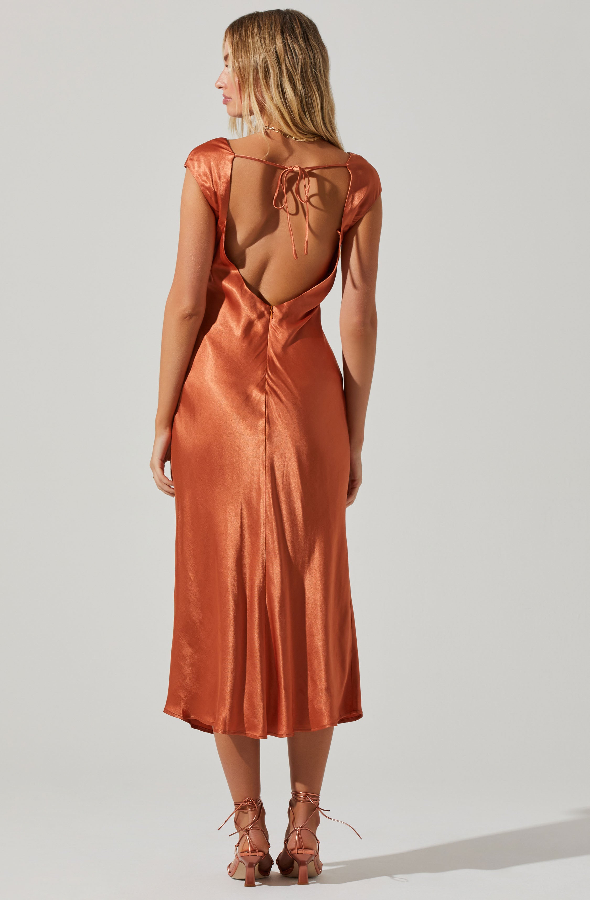 Makenna Scoop Neck Open Back Midi Dress-Aljck