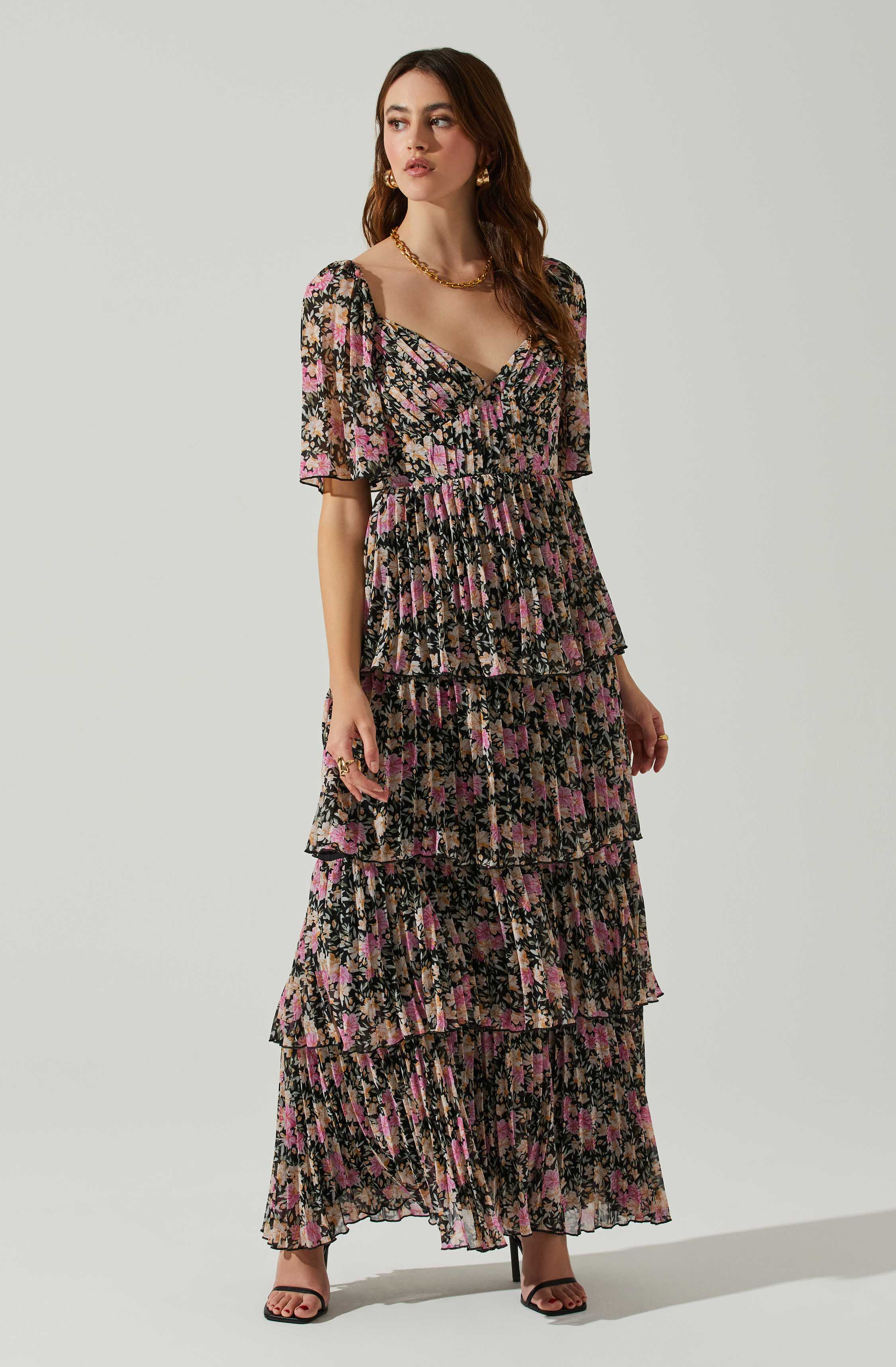 Gracelynn Tiered Short Sleeve Floral Maxi Dress-Aljck