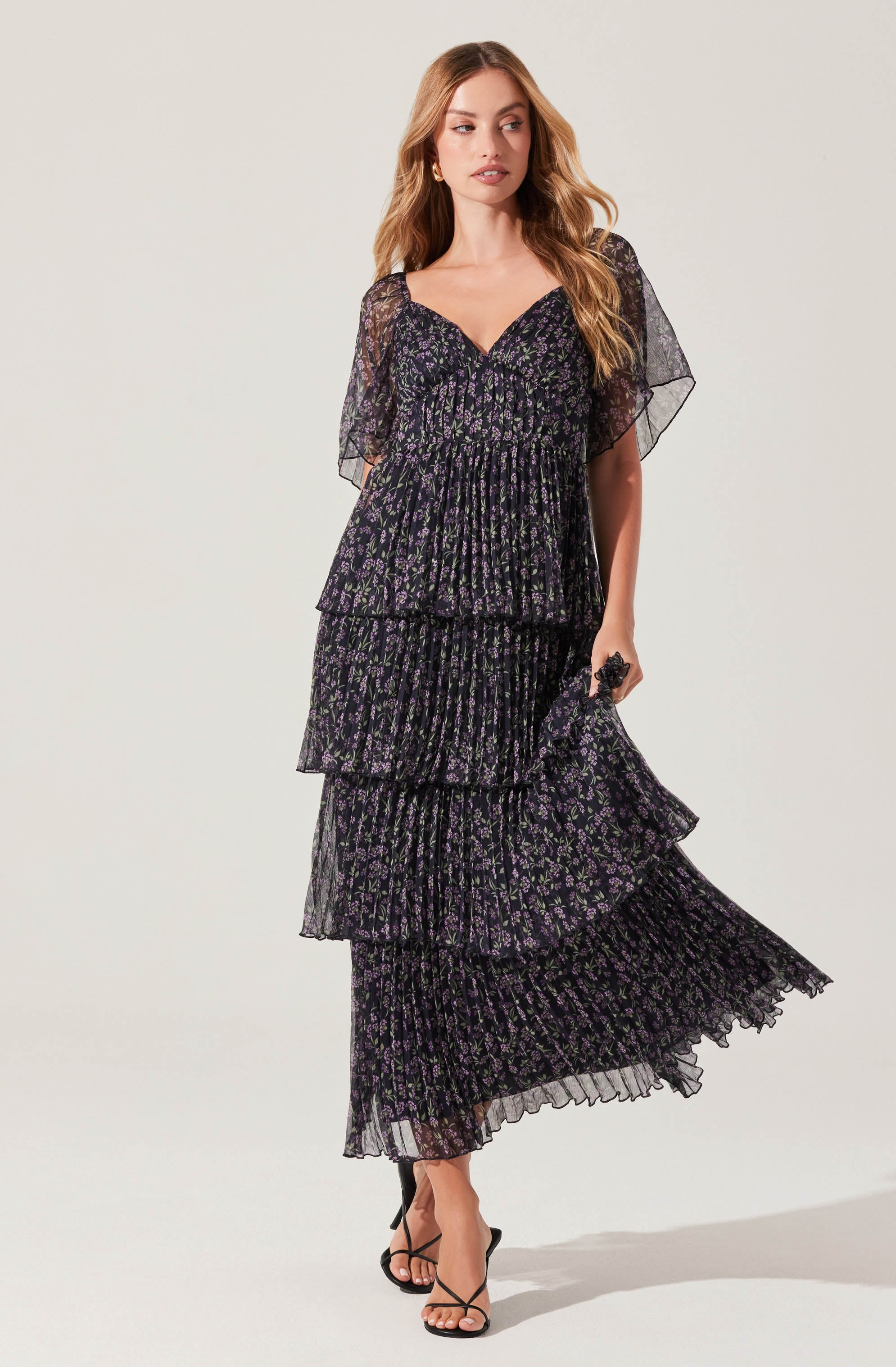 Gracelynn Pleated Tiered Maxi Dress-Aljck