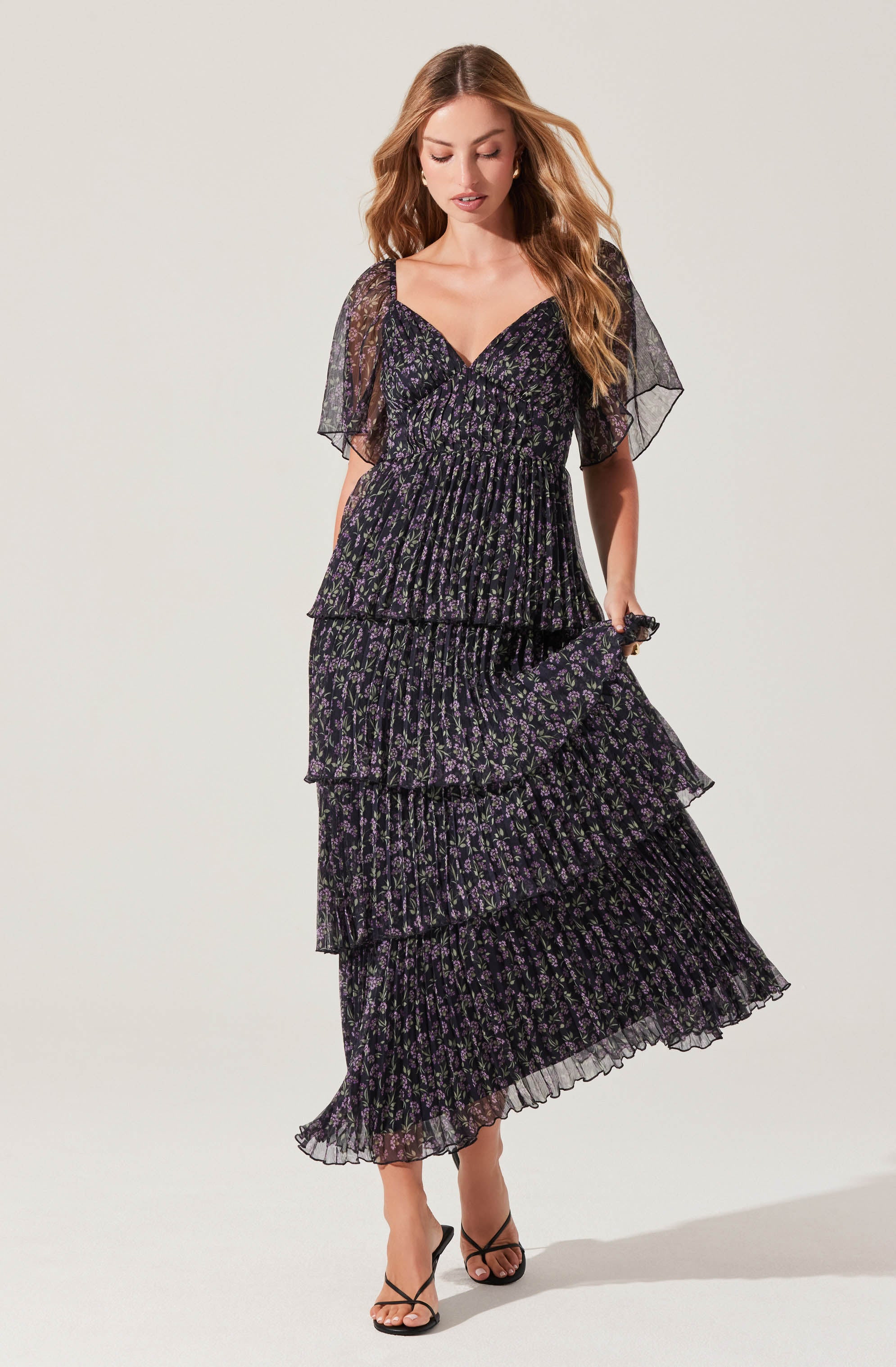 Gracelynn Pleated Tiered Maxi Dress-Aljck