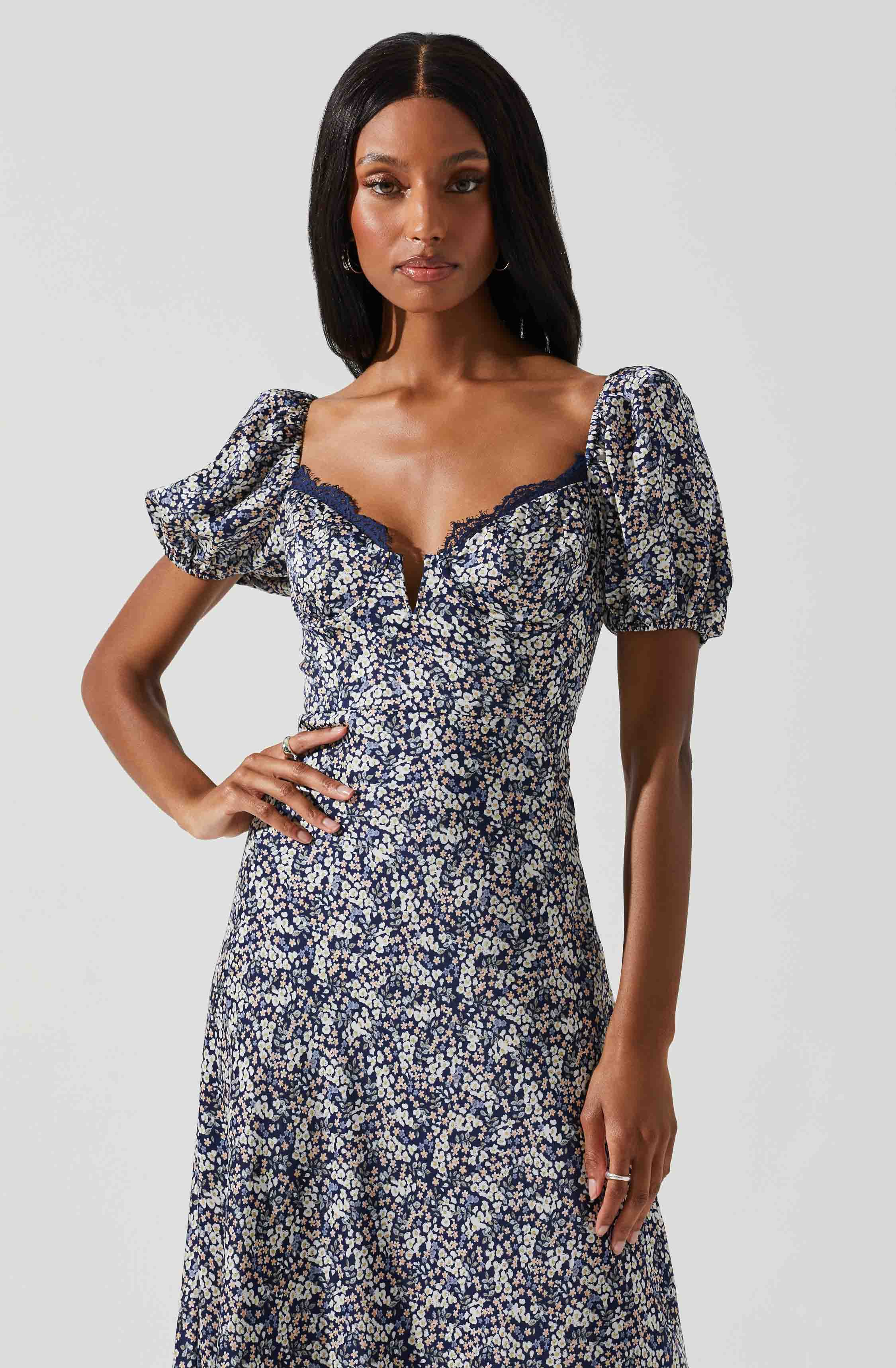 Sylvie Short Sleeve Sweetheart Neck Dress-Aljck