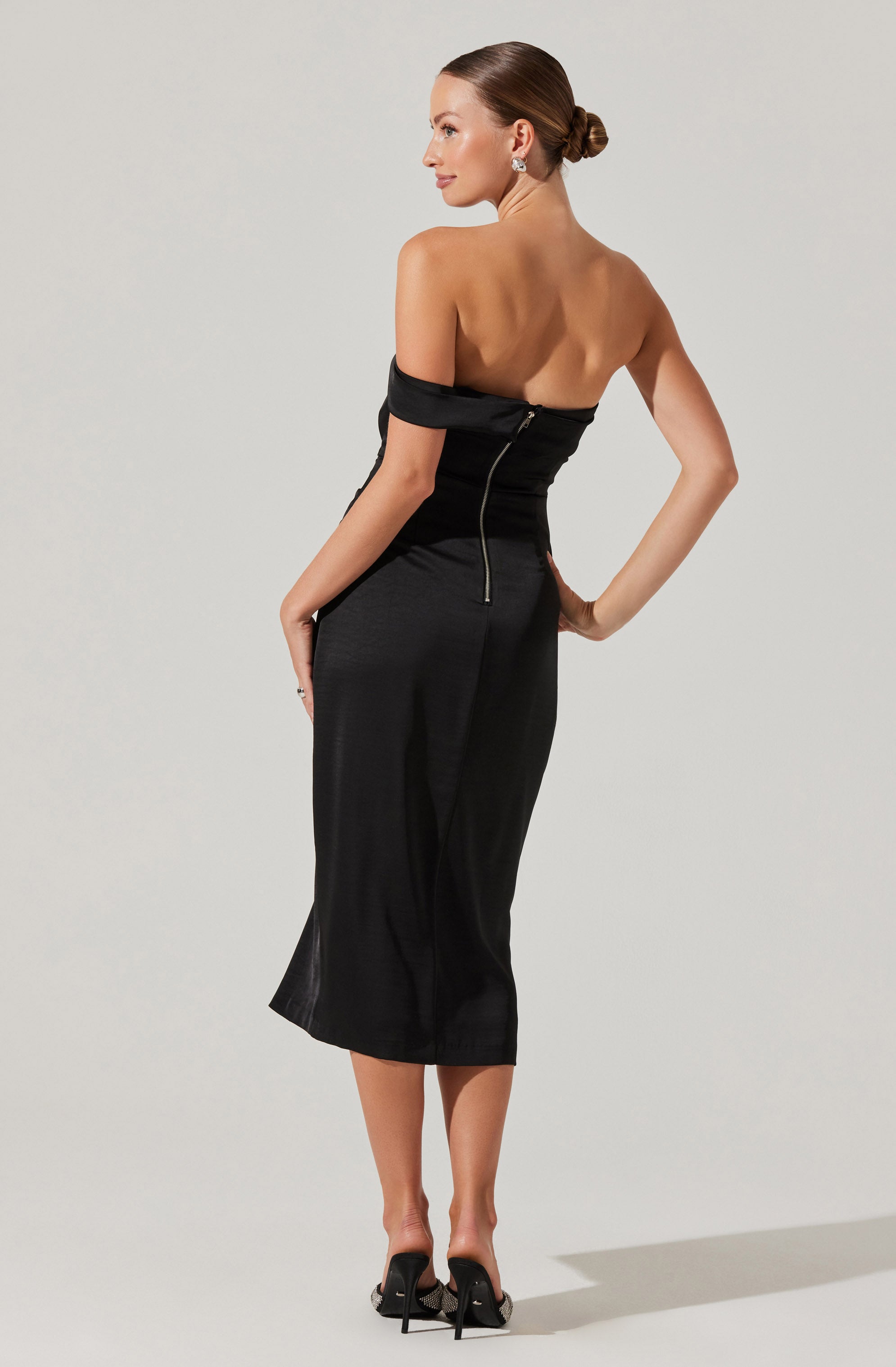 Gwyneria Off Shoulder Midi Dress-Aljck