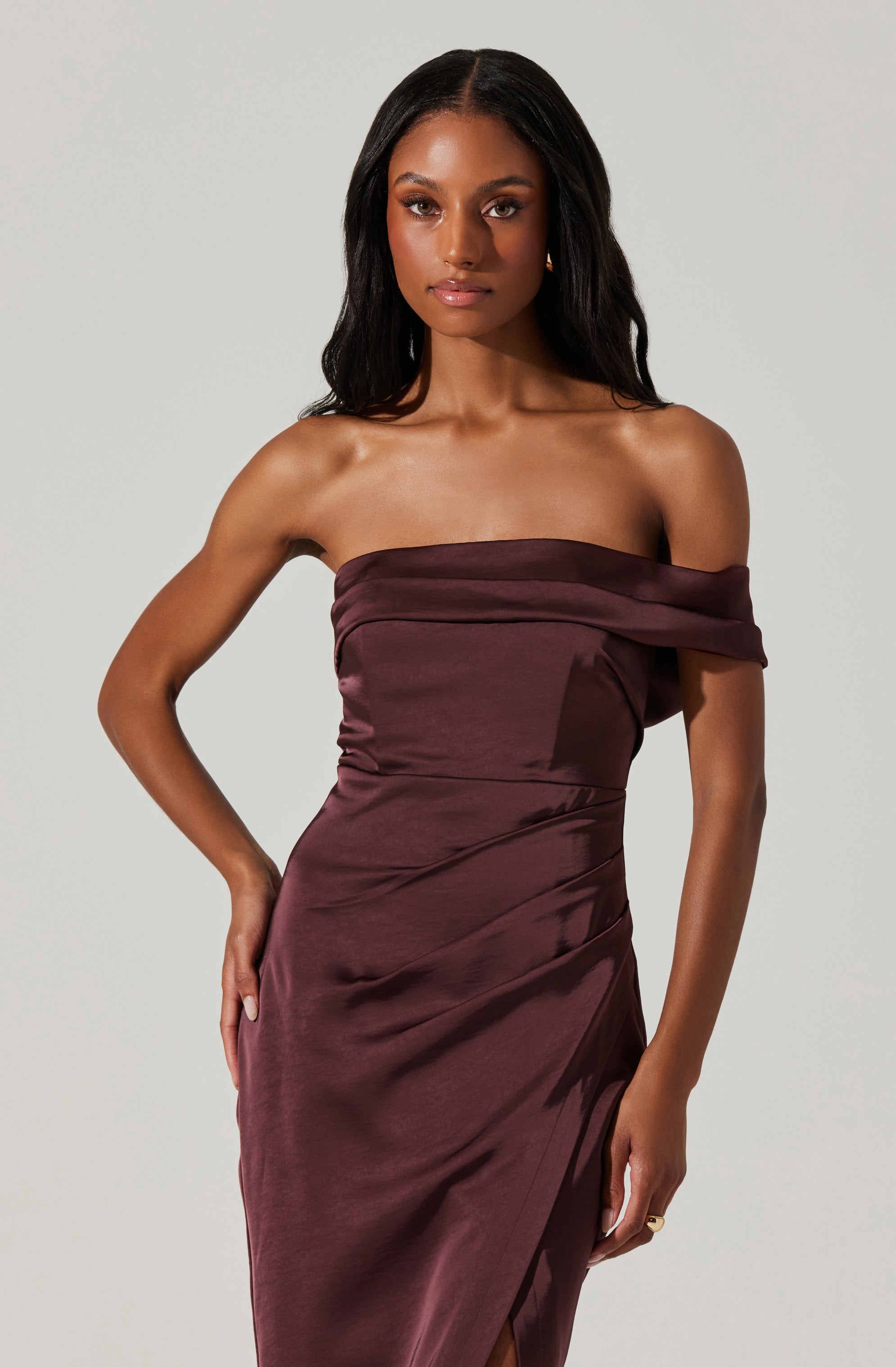 Gwyneria Off Shoulder Midi Dress-Aljck