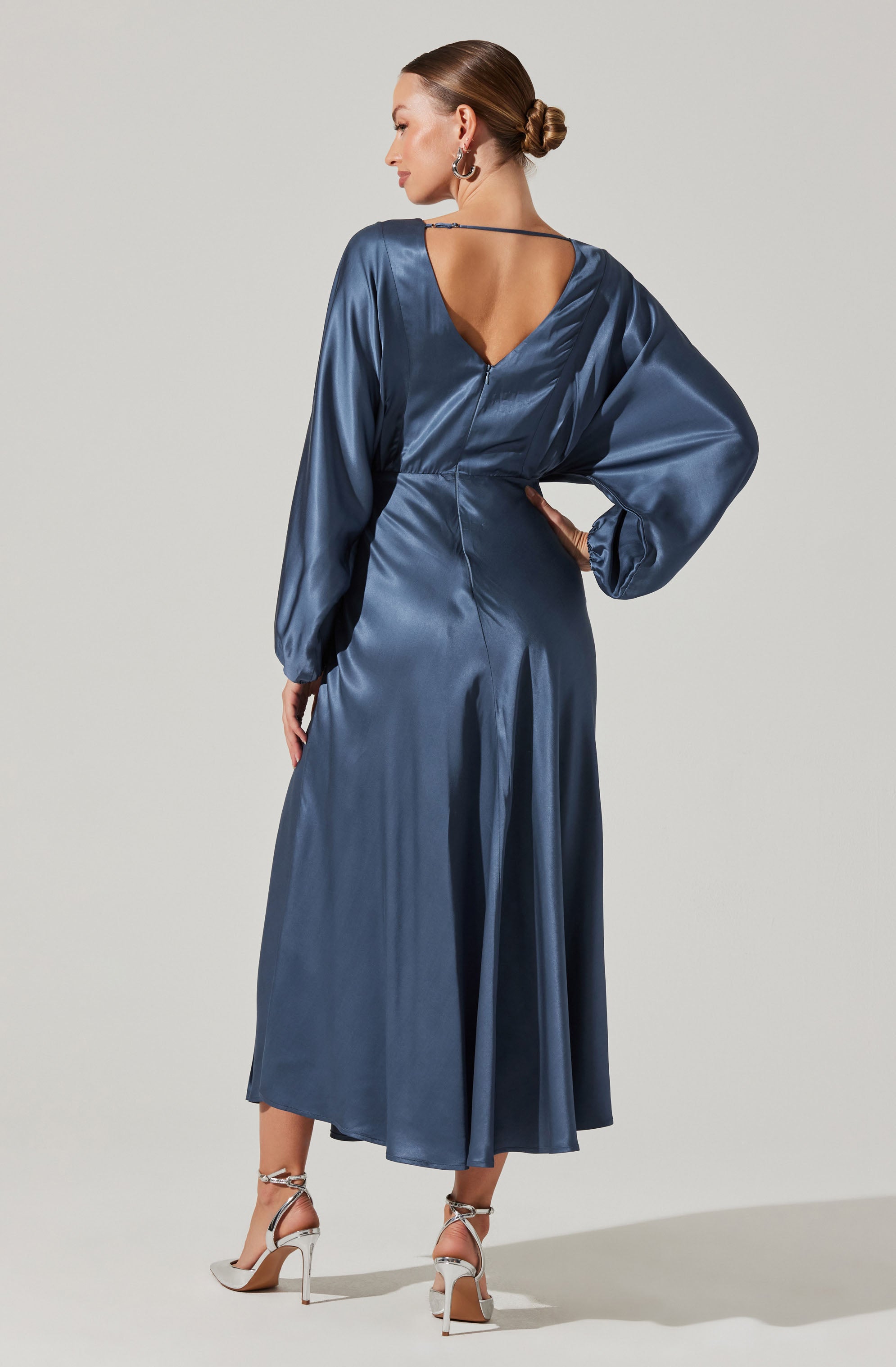 Kimiko V-Neck Midi Dress-Aljck