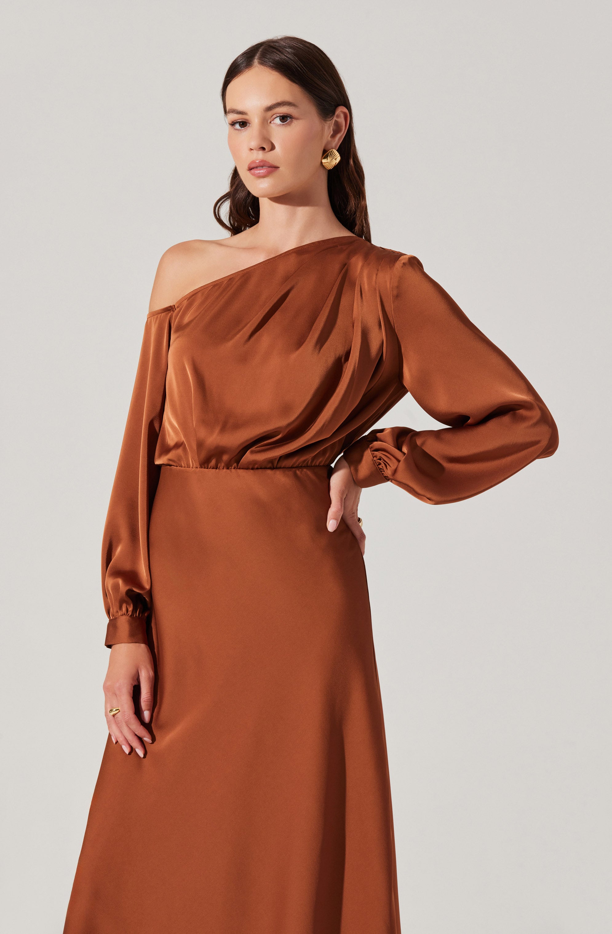 Elwood Satin Off Shoulder Dress-Aljck