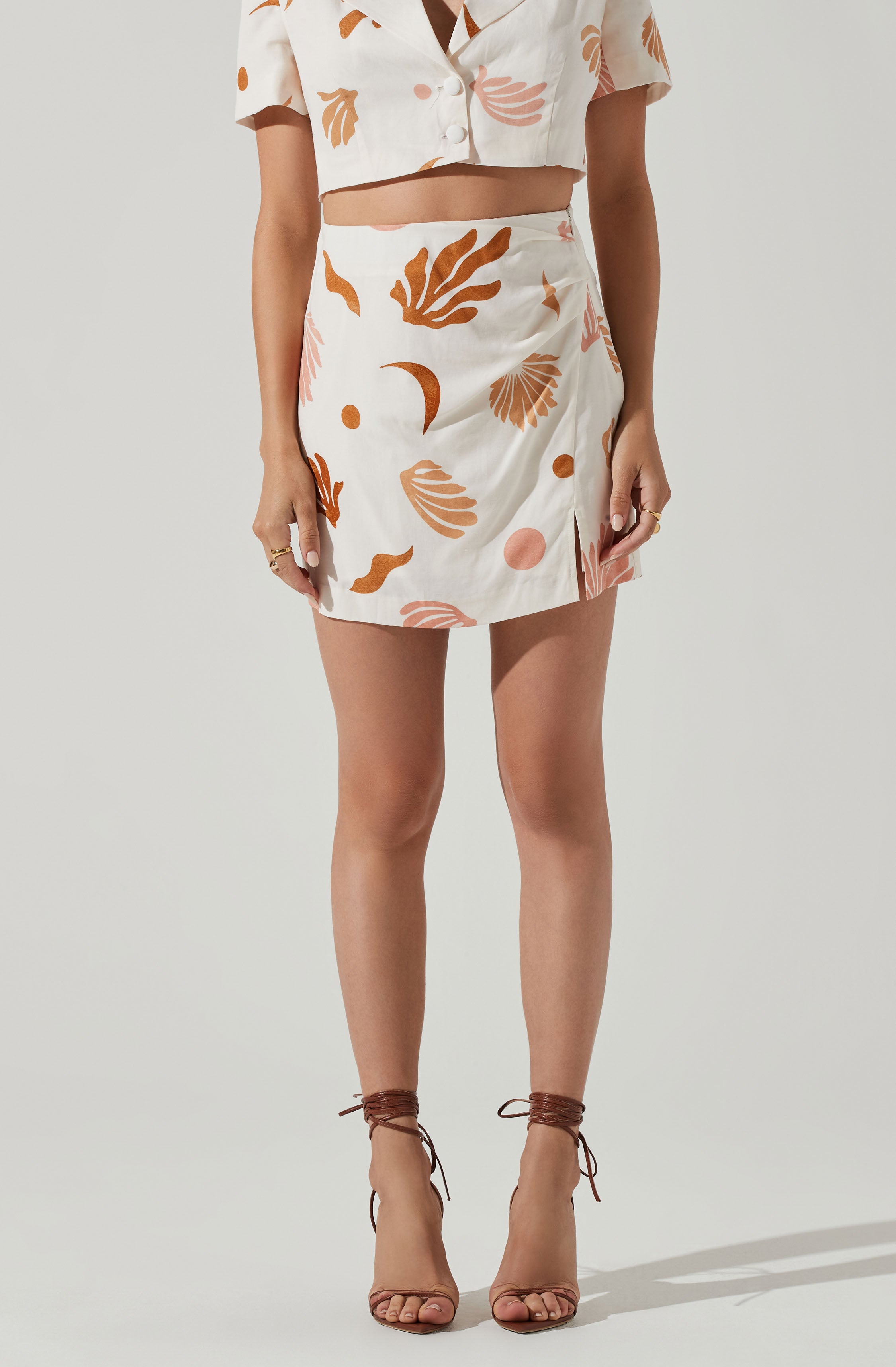 Arza Abstract Mini Skirt-Aljck