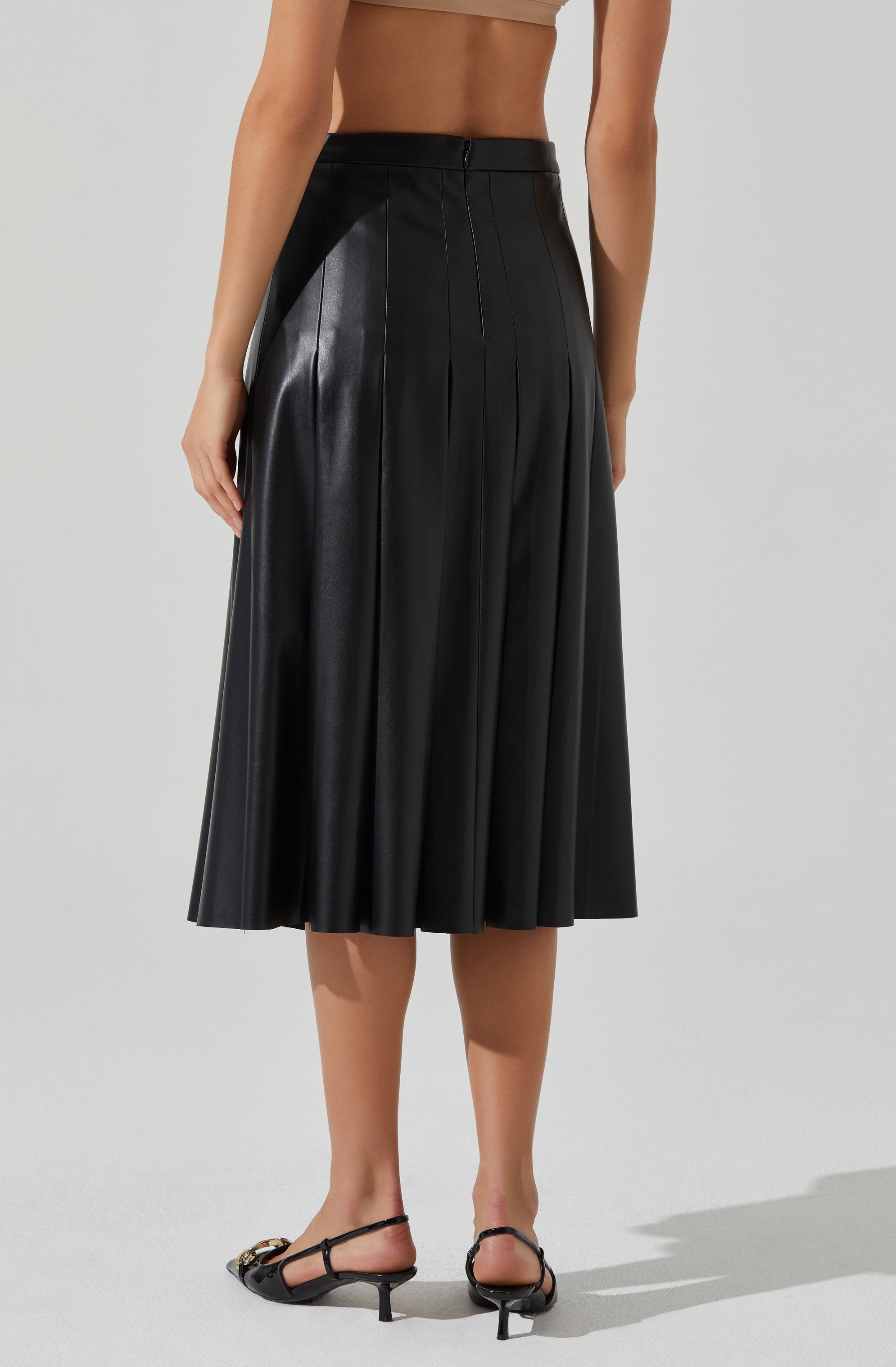 Vena Pleated Faux Leather Skirt-Aljck