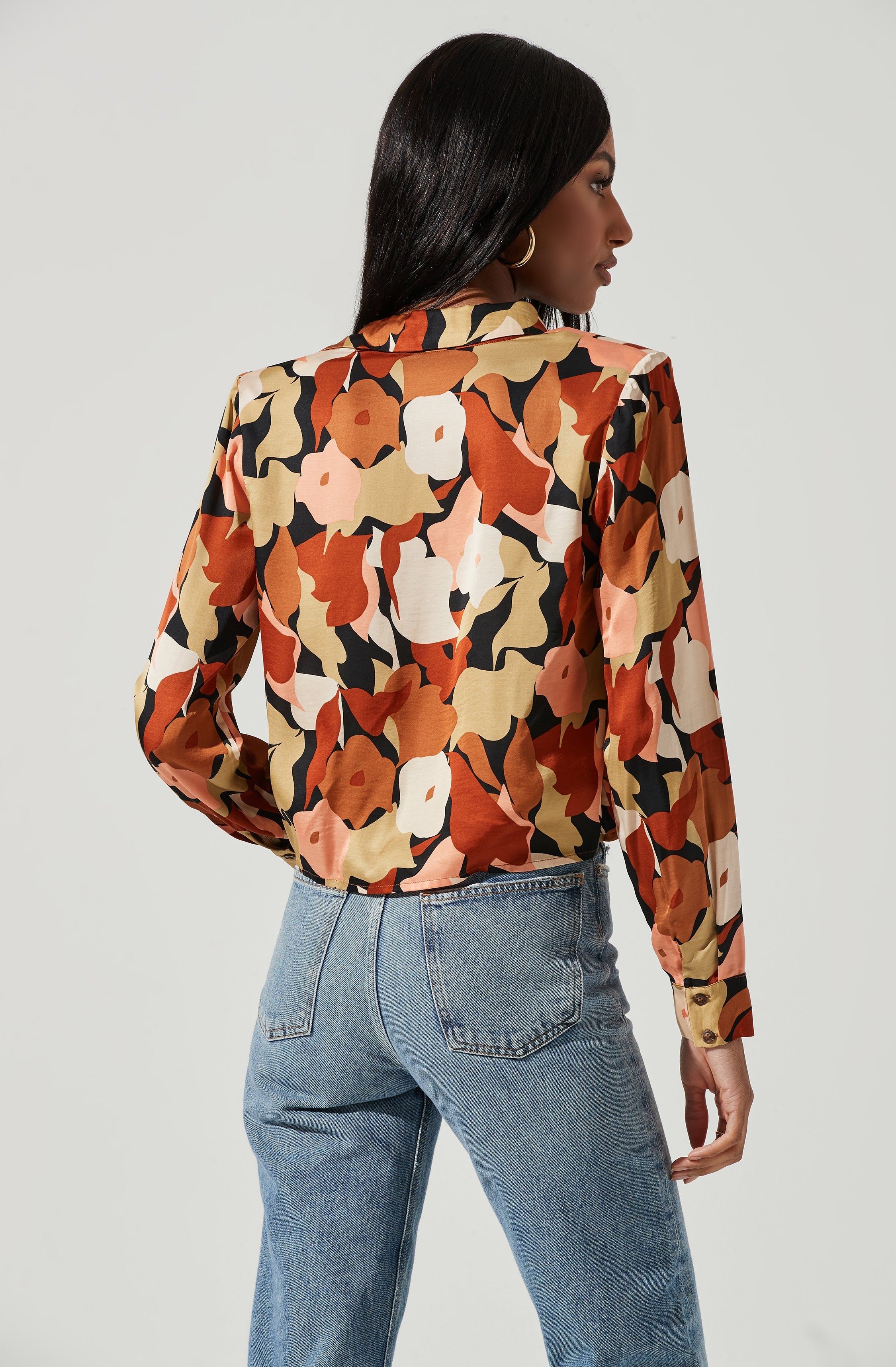 Yesenia Abstract Print Button Down Top-Aljck