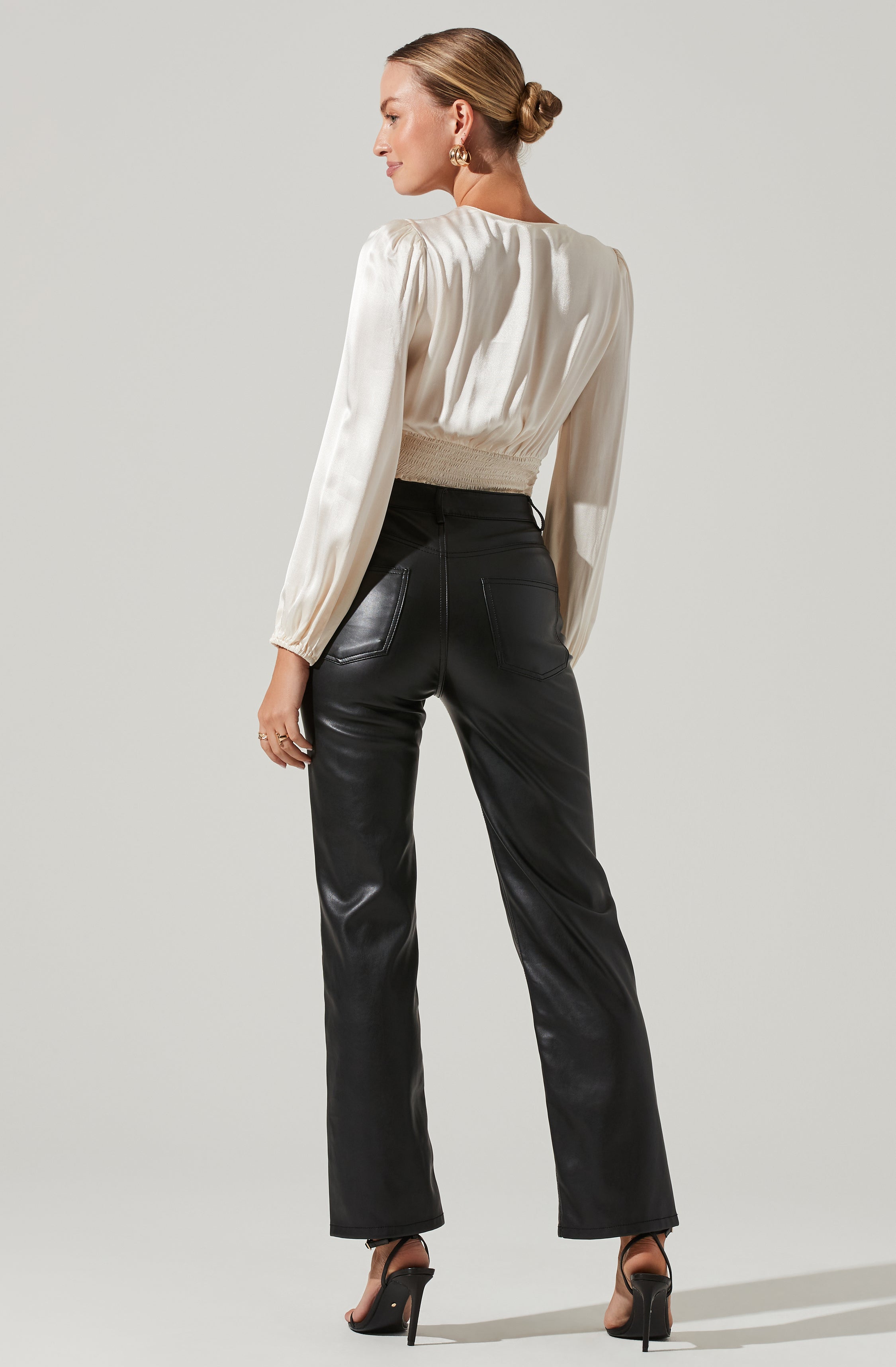 Nix Twist Front Long Sleeve Top-Aljck