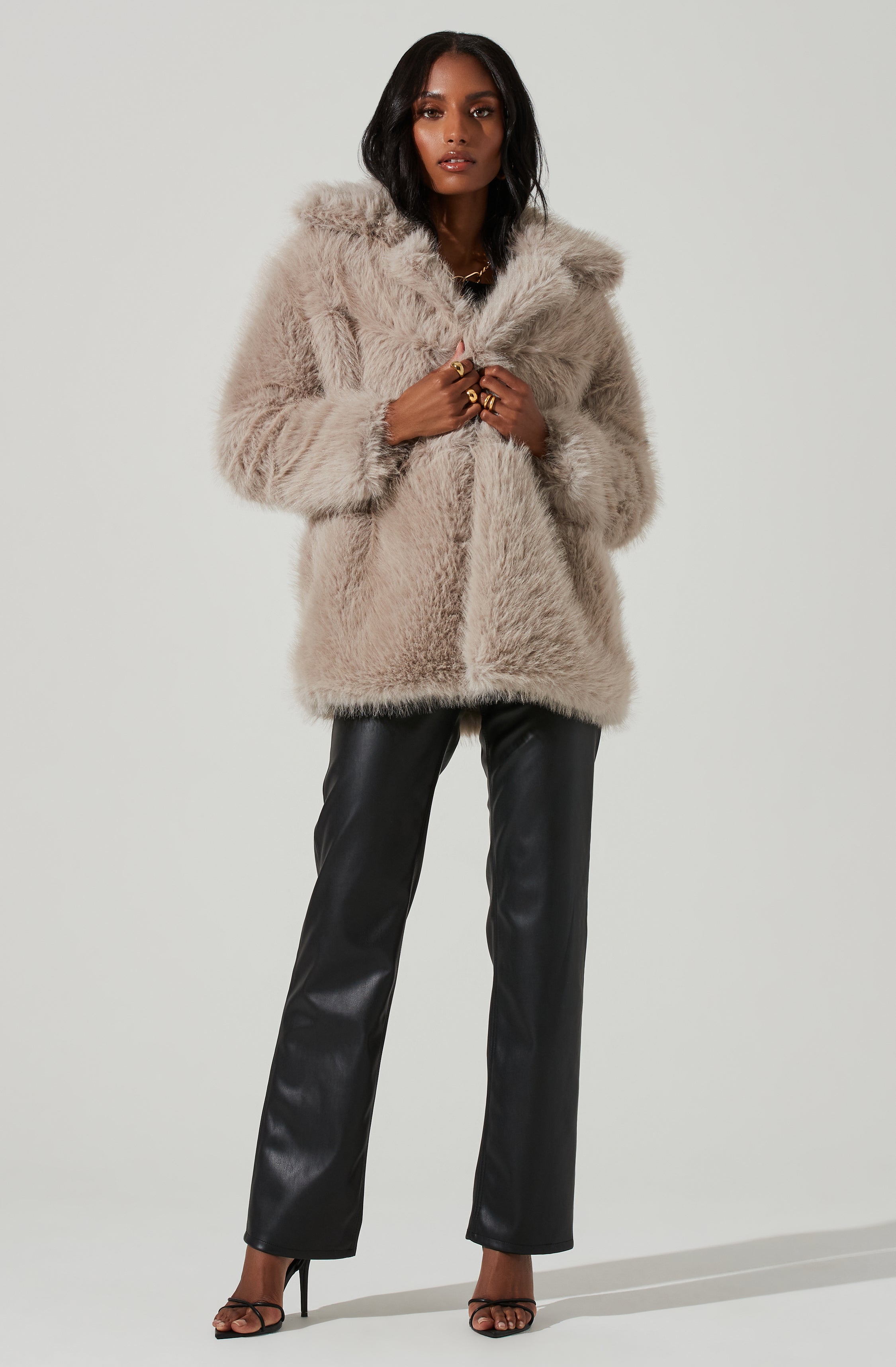 Hadley Faux Fur Coat-Aljck
