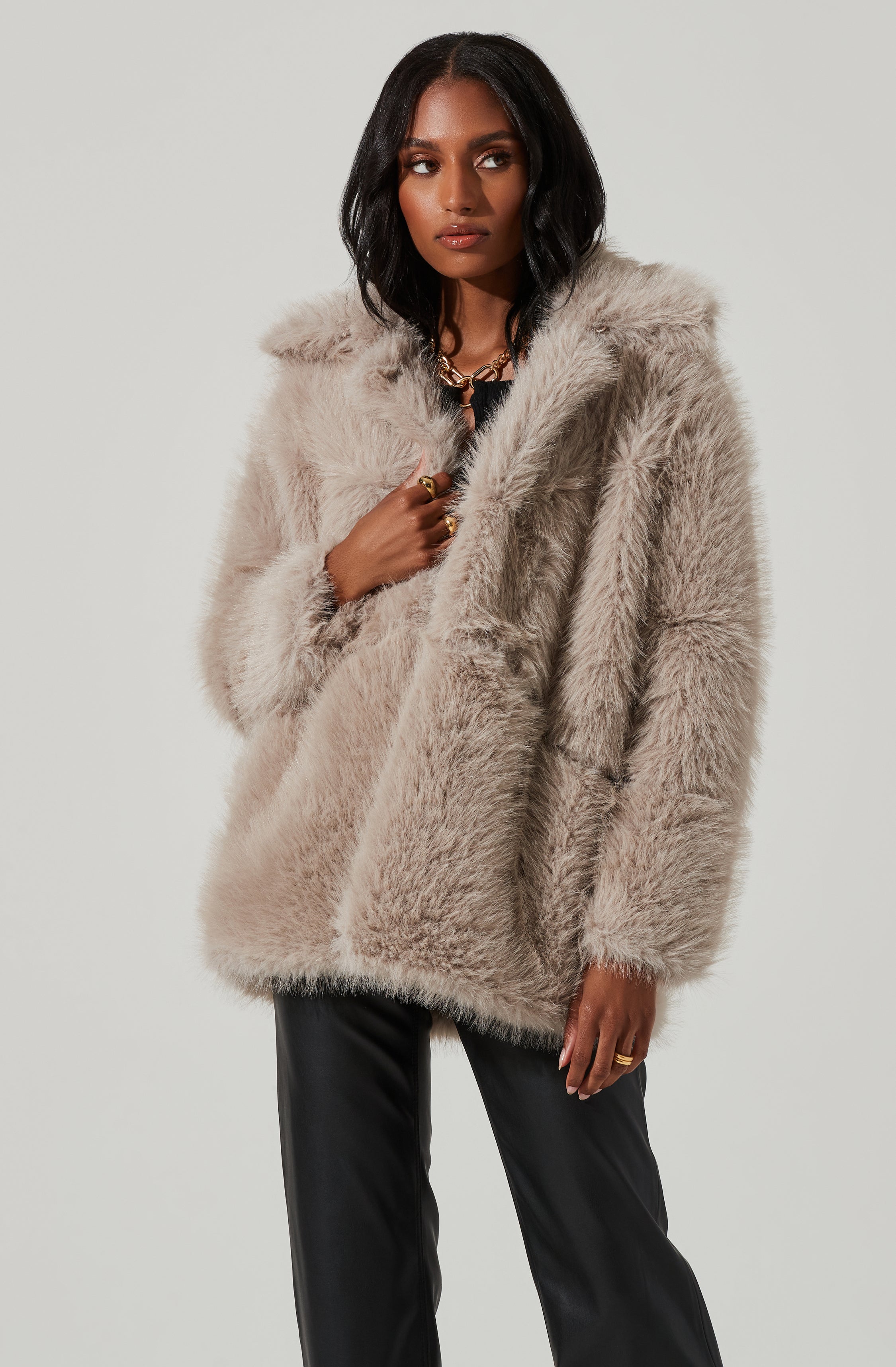 Hadley Faux Fur Coat-Aljck