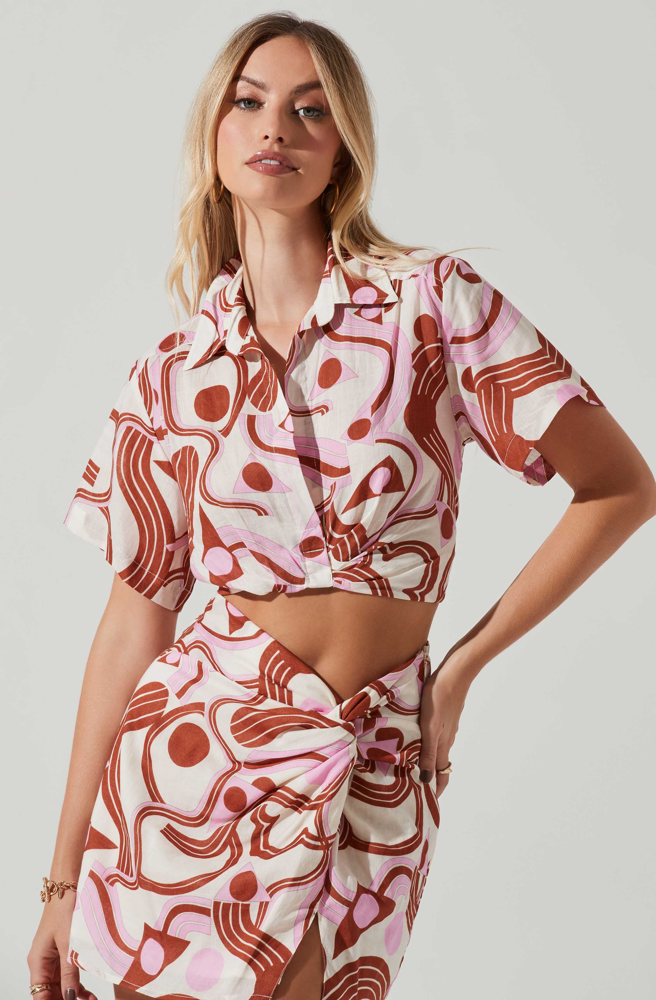 Tamela Collared Short Sleeve Crop Top-Aljck