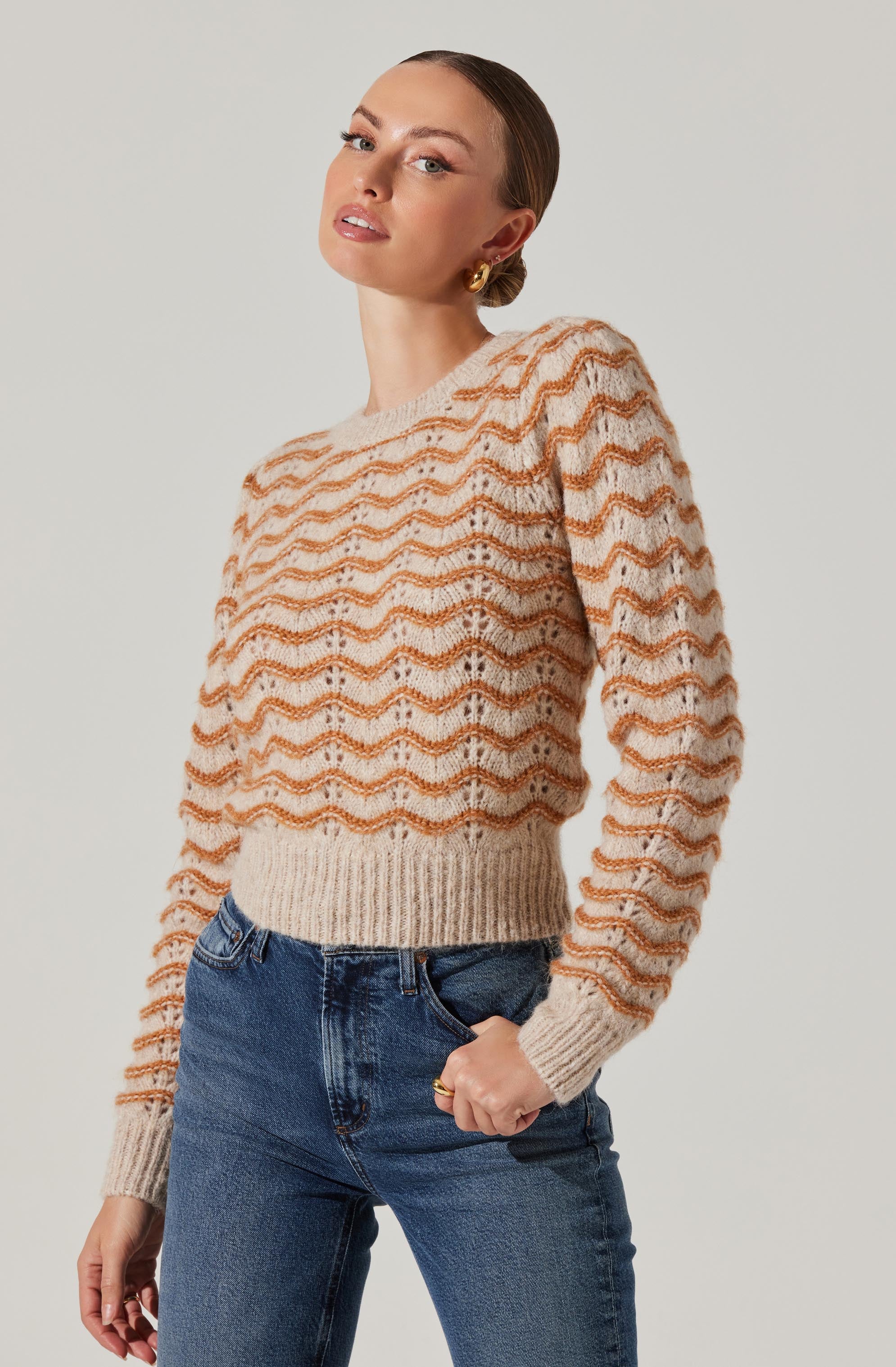 Jaylani Wavy Striped Sweater-Aljck