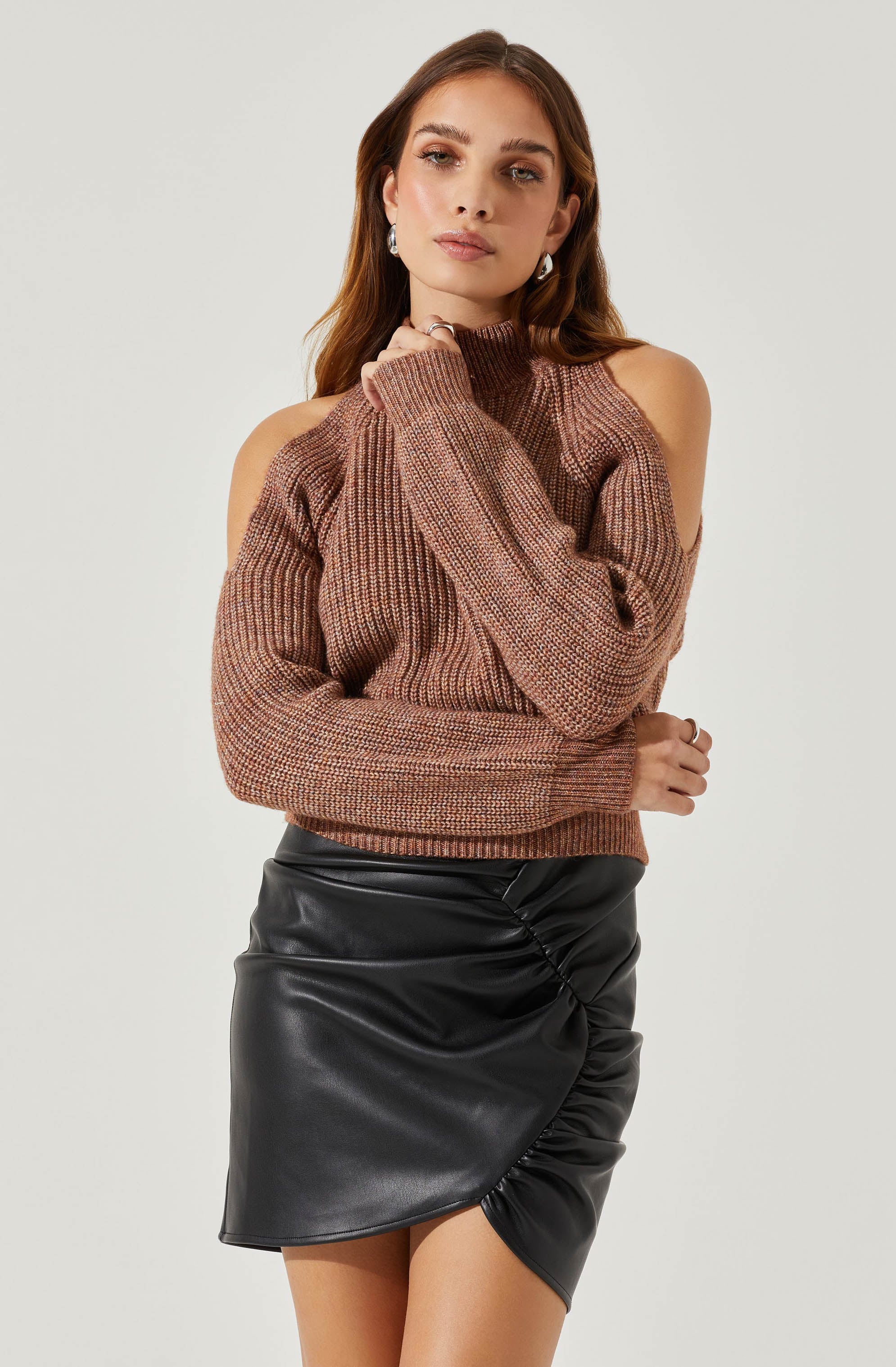 Tori Cold Shoulder Sweater-Aljck