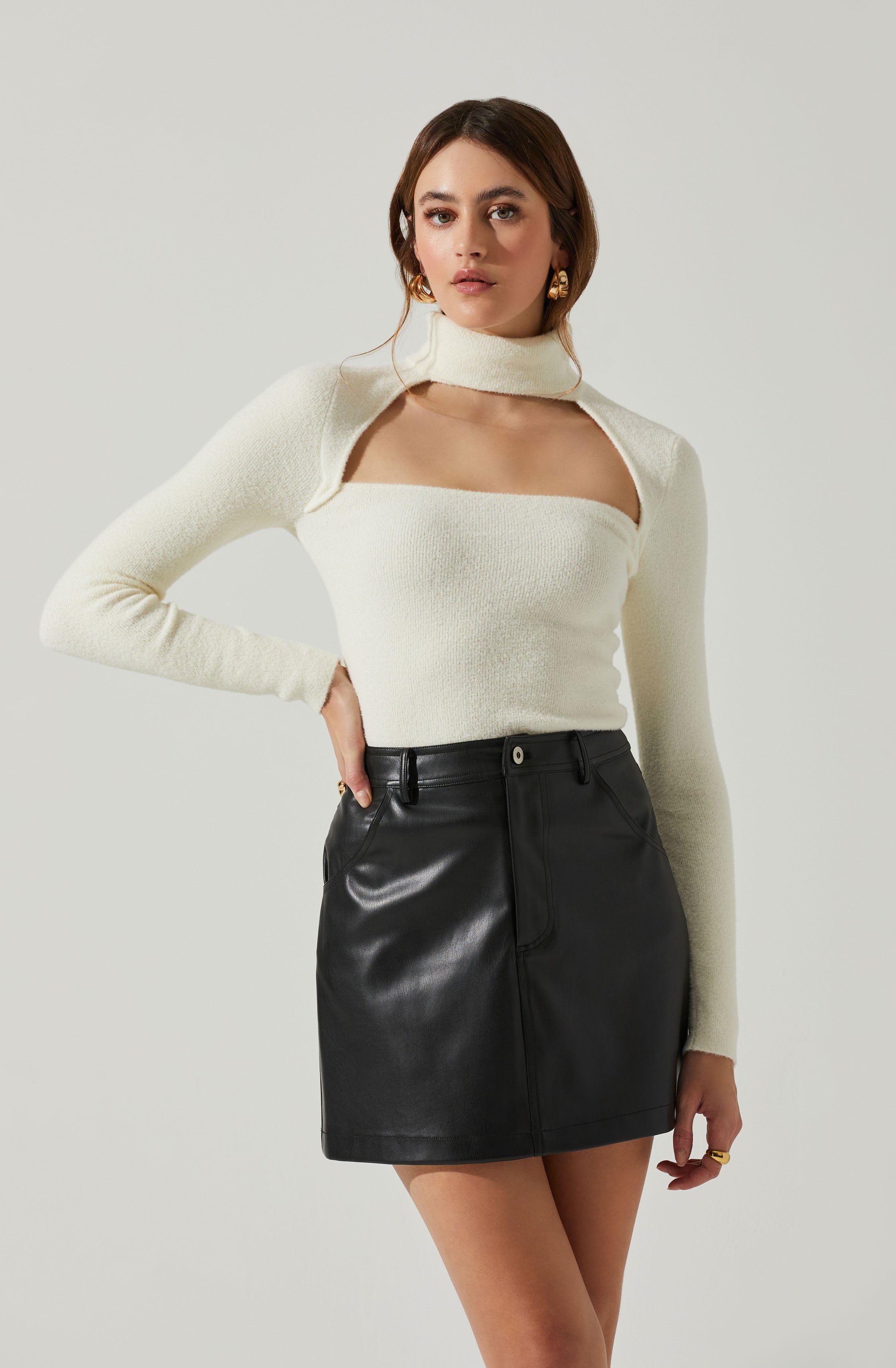 Izabella Turtleneck Cutout Sweater-Aljck