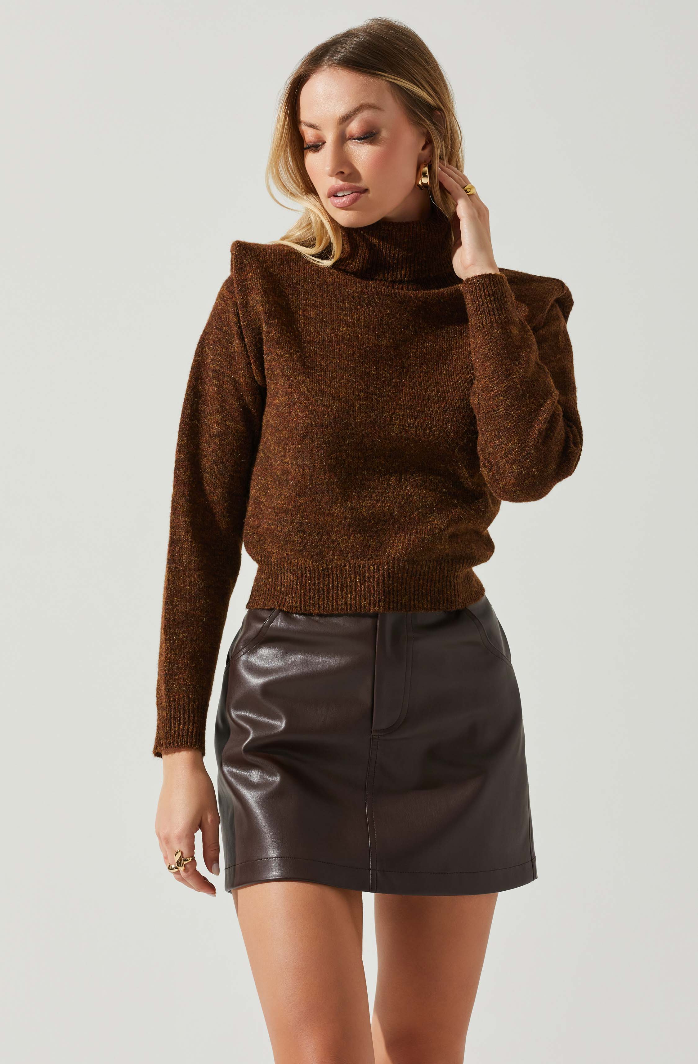 Daleyza Padded Shoulder Turtleneck Sweater-Aljck