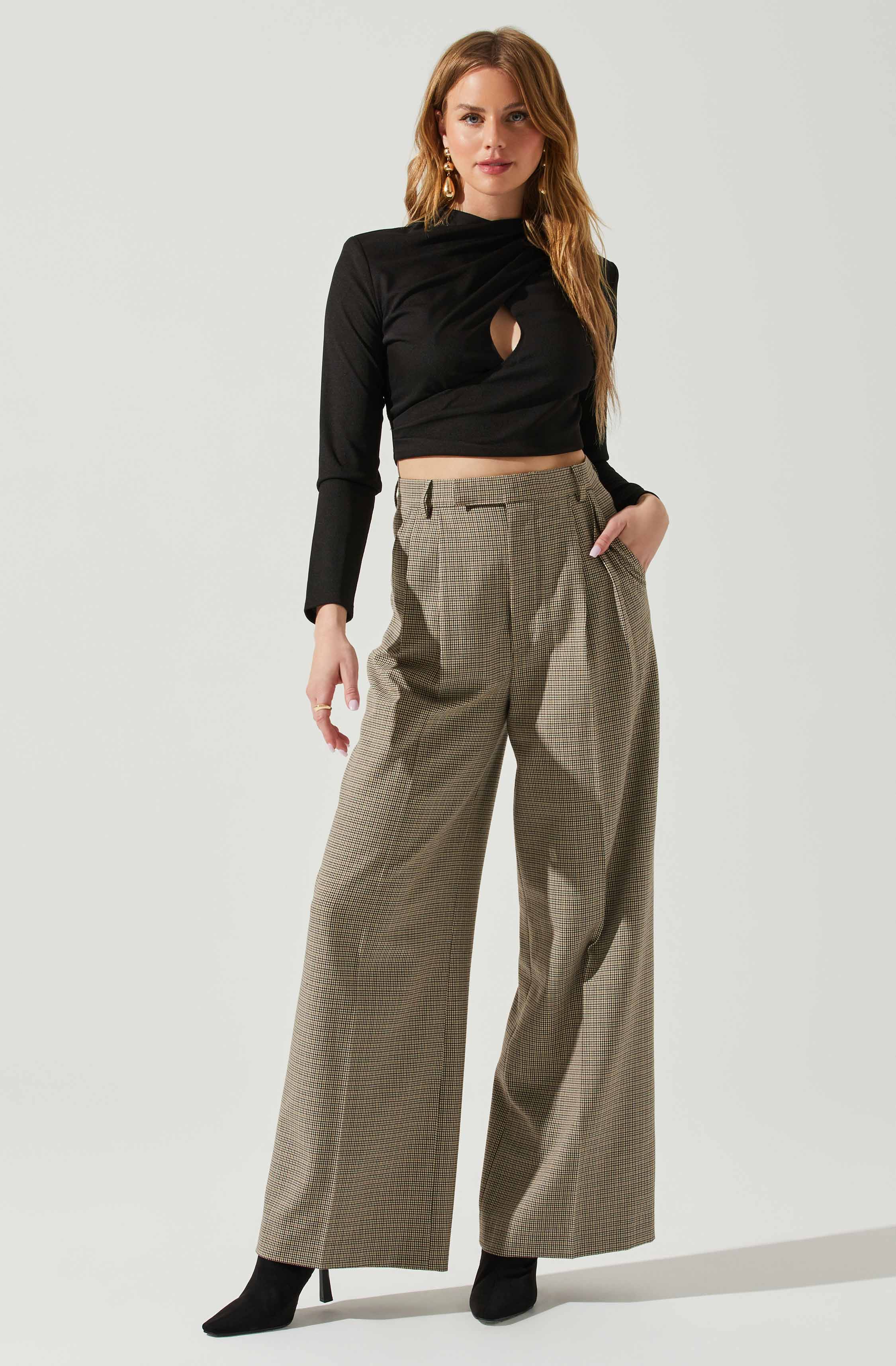 Valerie Keyhole Cutout Mock Neck Top-Aljck