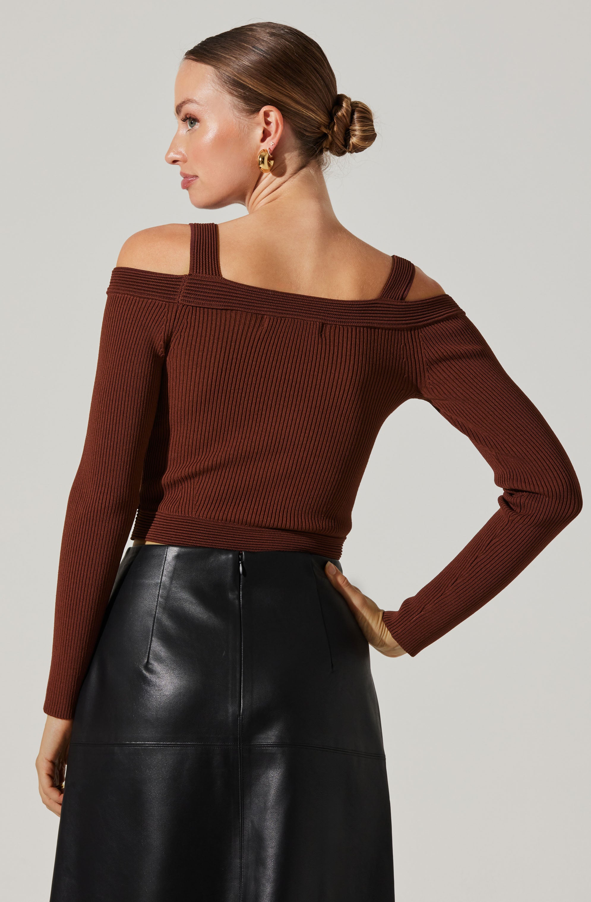 Pacey Ribbed Cold Shoulder Sweater-Aljck