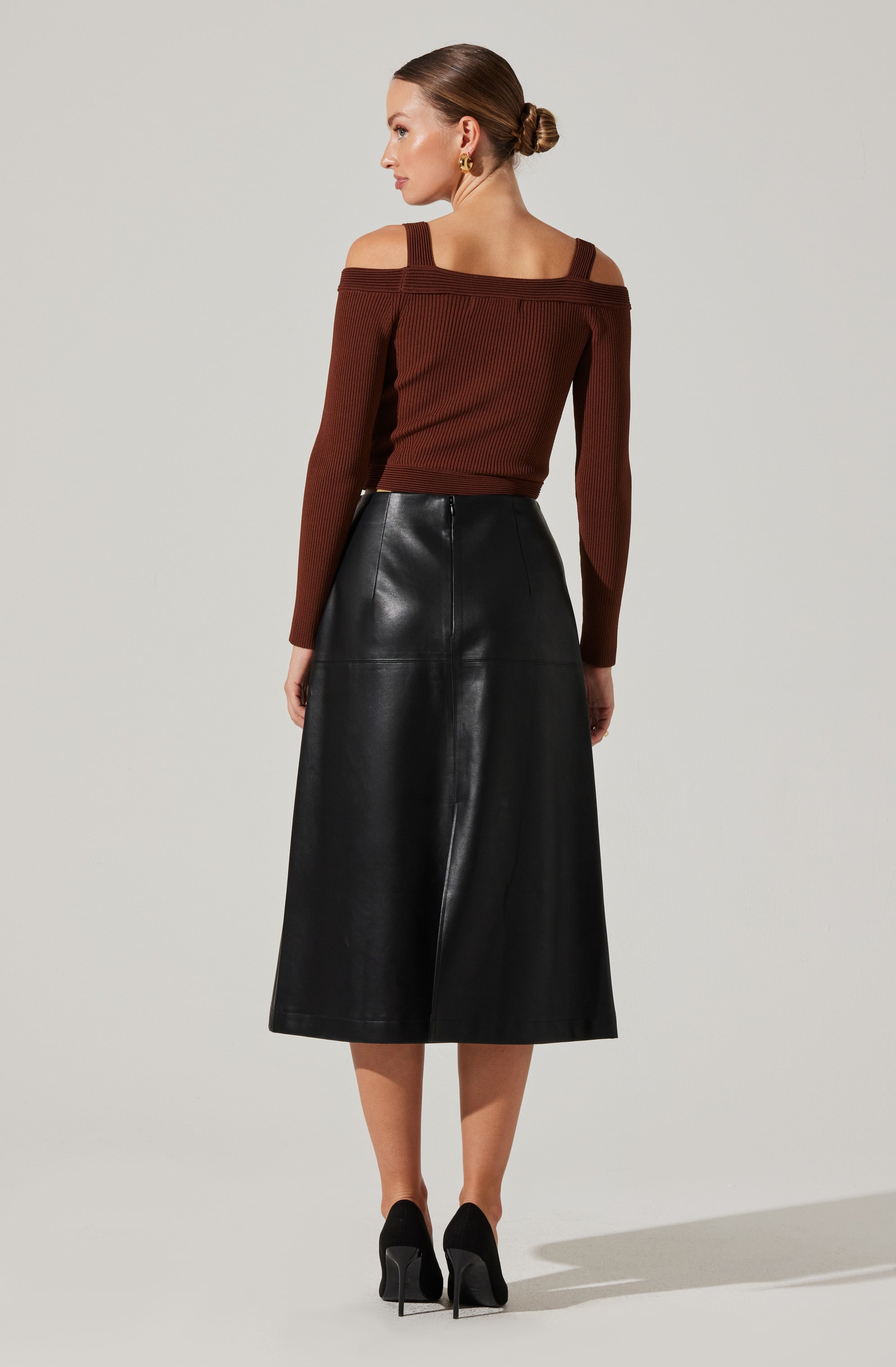 Pacey Ribbed Cold Shoulder Sweater-Aljck