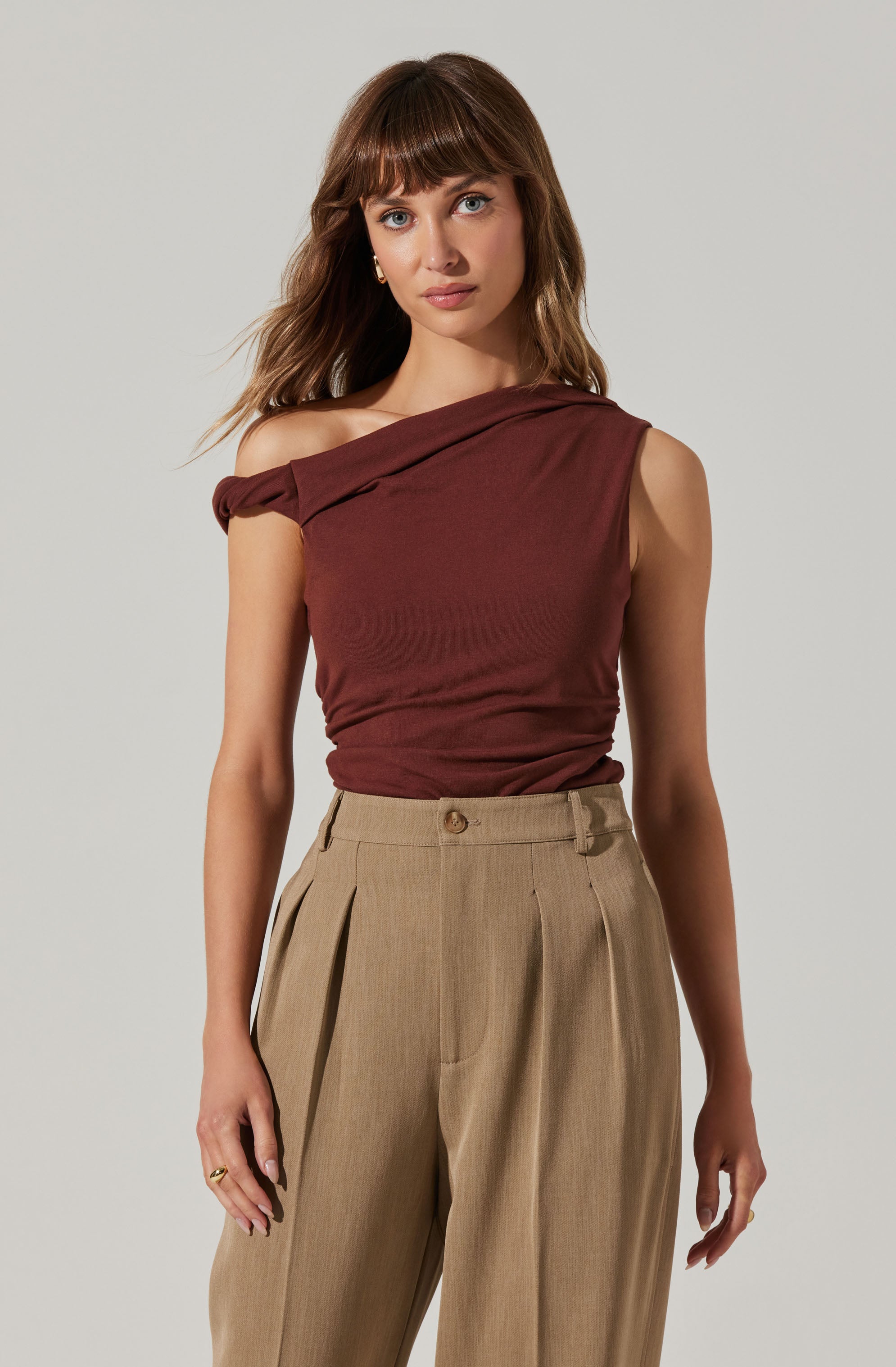 Zivon Asymmetrical Sleeveless Top-Aljck