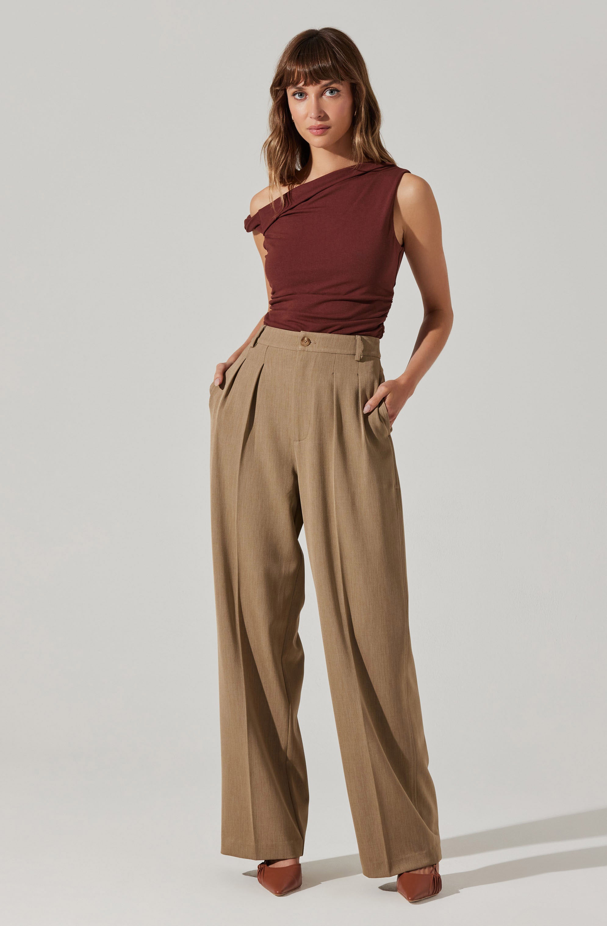 Zivon Asymmetrical Sleeveless Top-Aljck