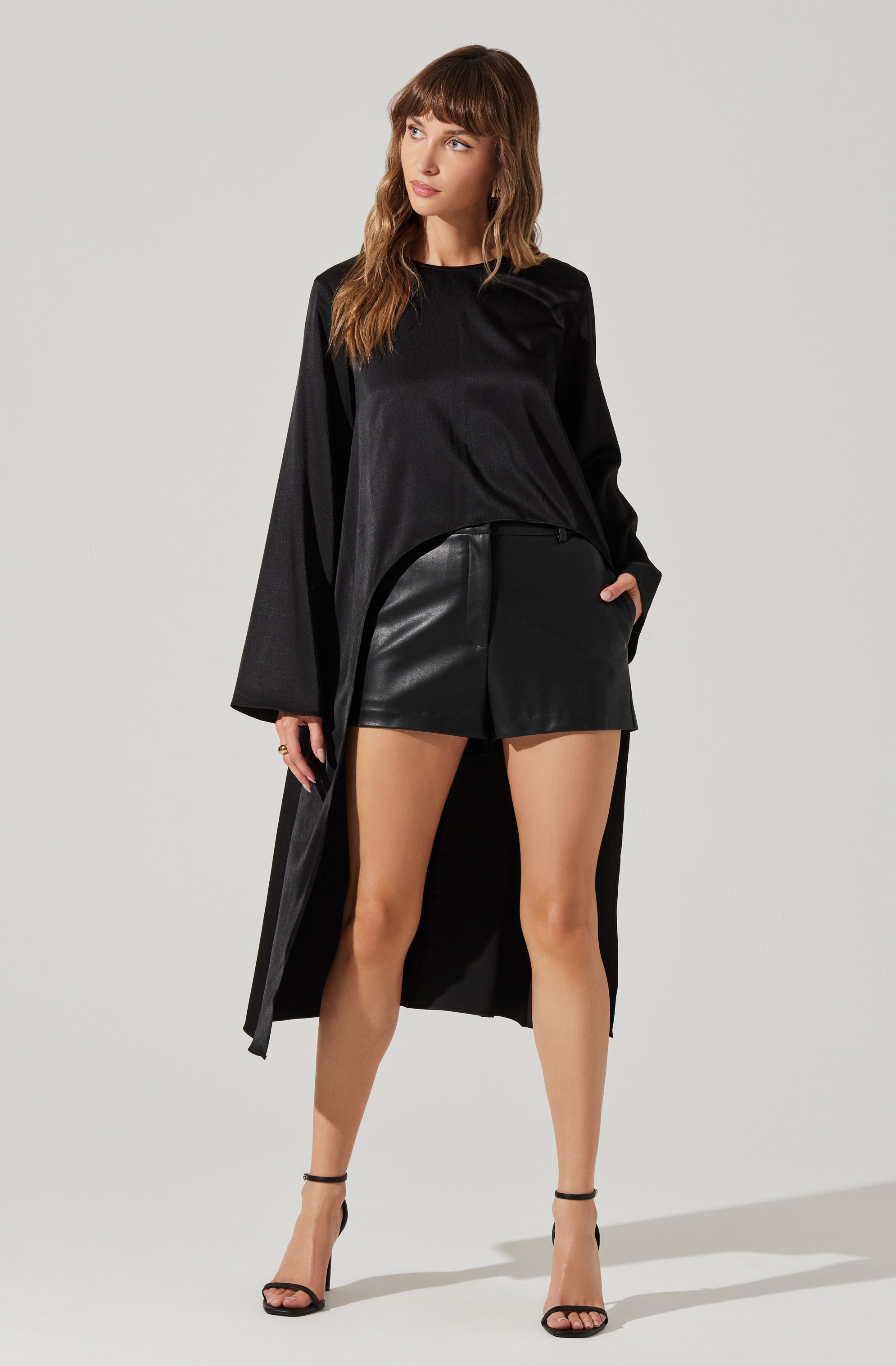 Safiya High-Low Top-Aljck