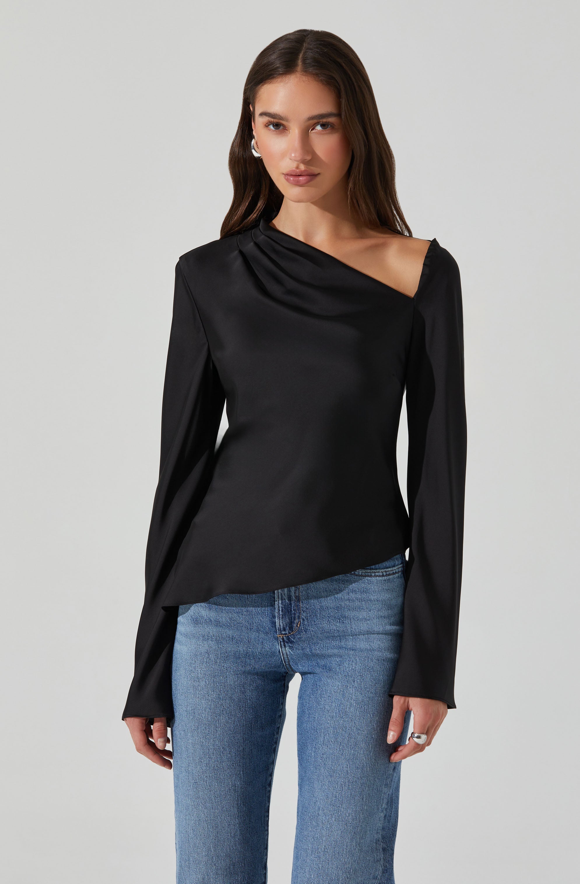 Aniyah Asymmetrical satin top-Aljck