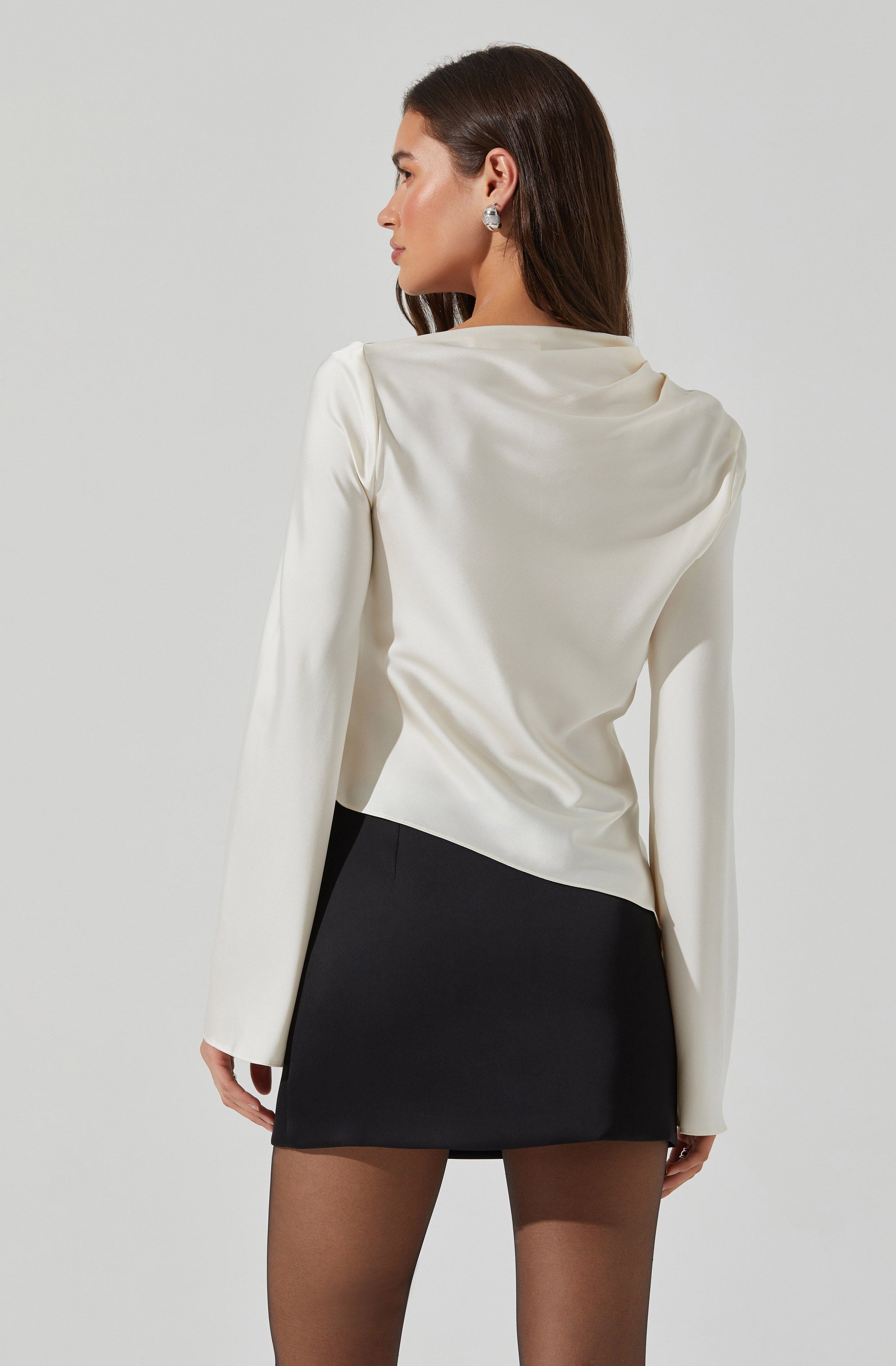 Aniyah Asymmetrical satin top-Aljck