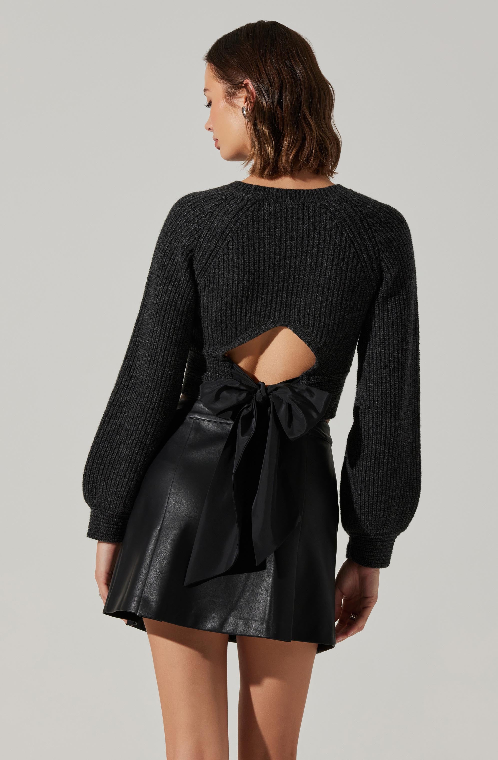 Eila Contrast Bow Back Sweater-Aljck