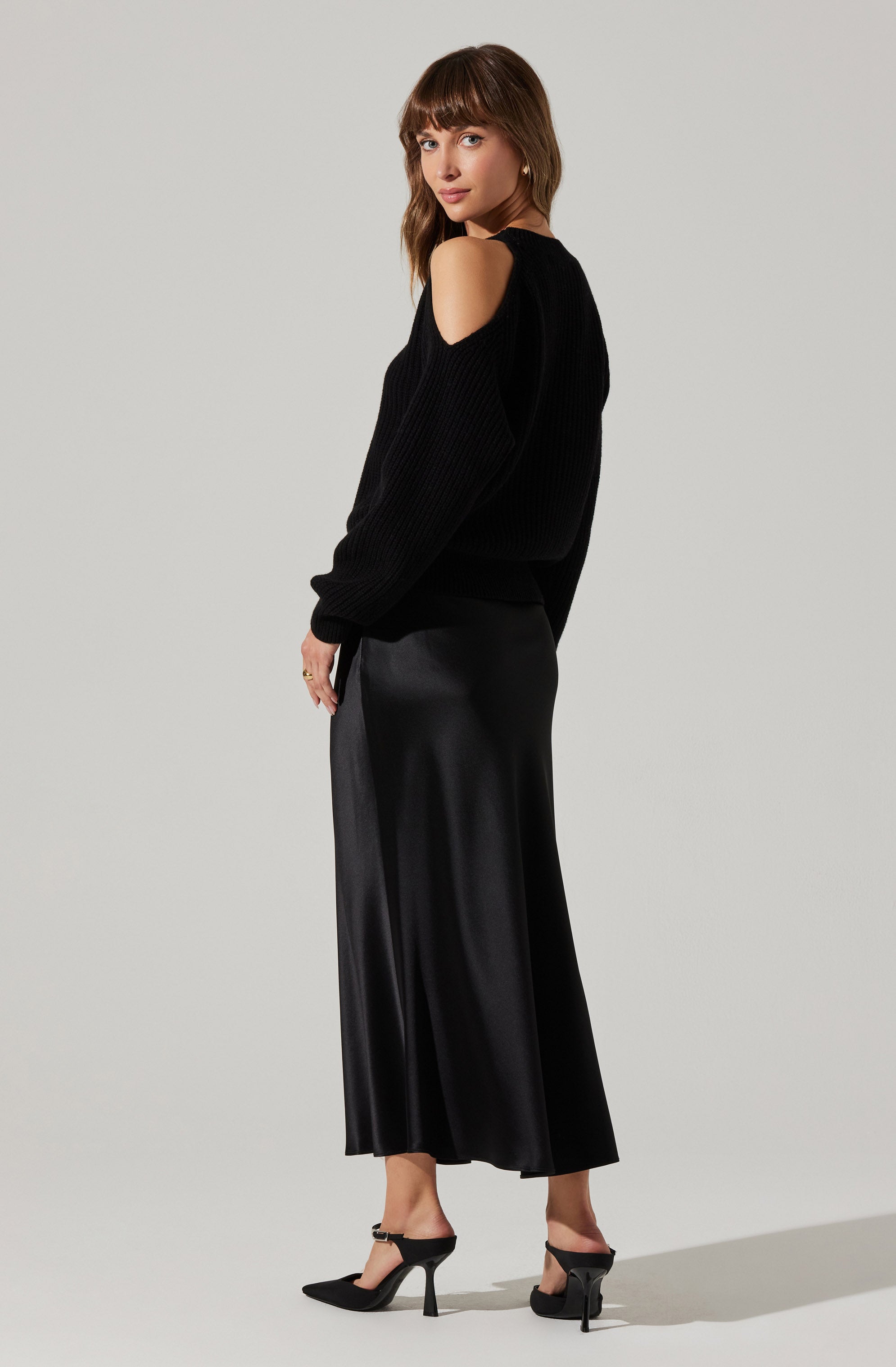 Millicent Ribbed Cold Shoulder Sweater-Aljck