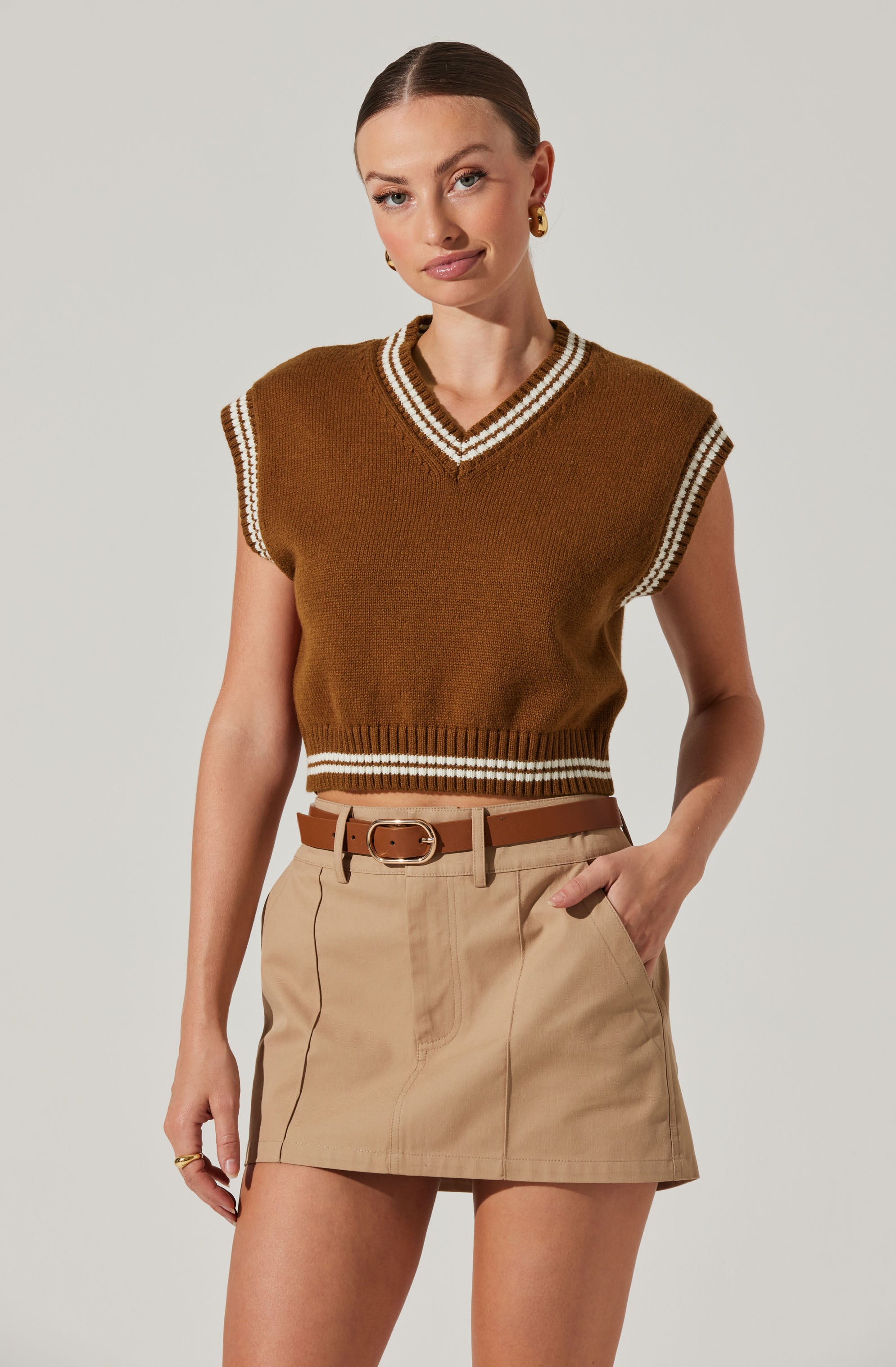 Kirby V-Neck Cropped Sweater Vest-Aljck