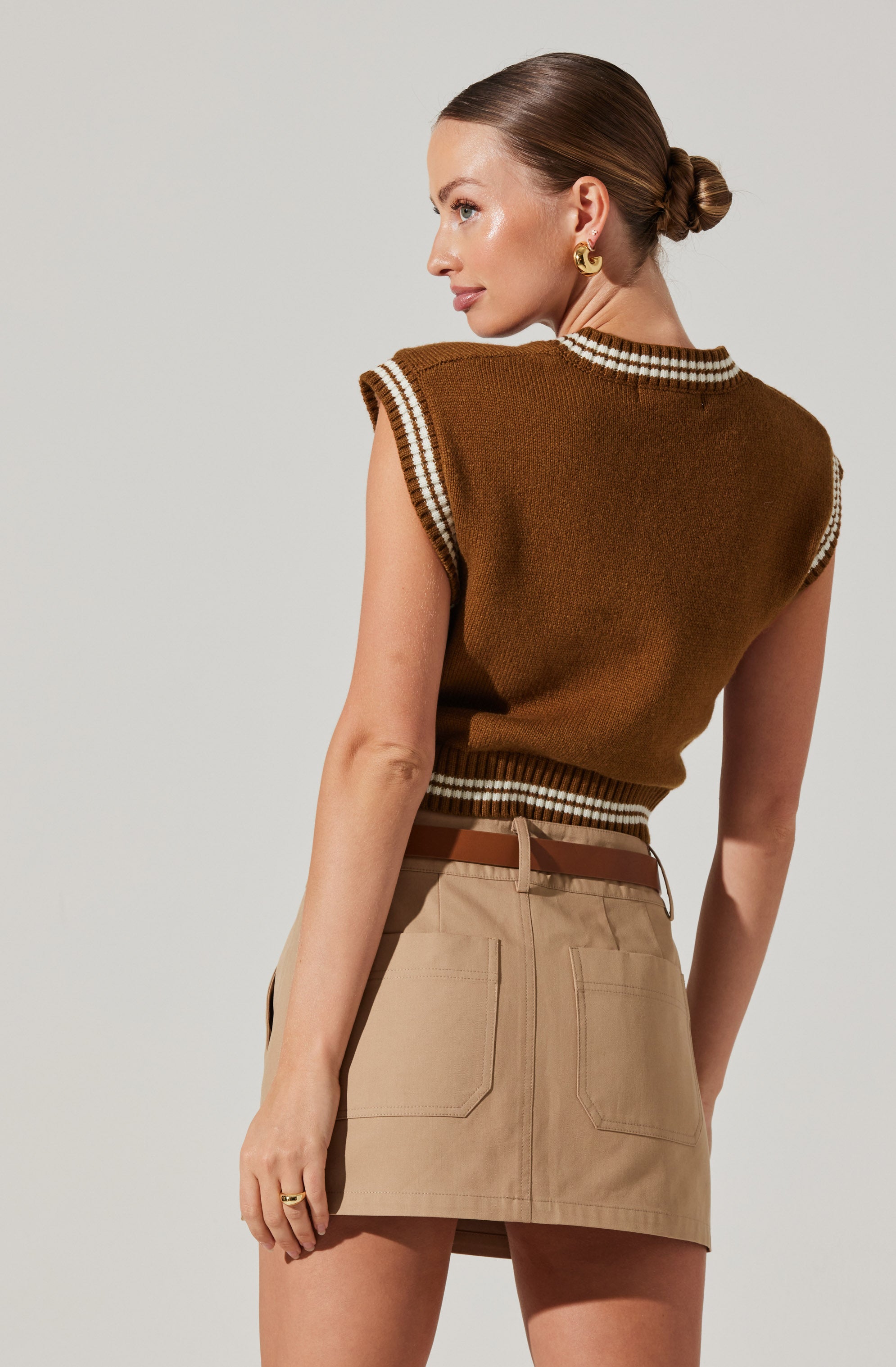 Kirby V-Neck Cropped Sweater Vest-Aljck