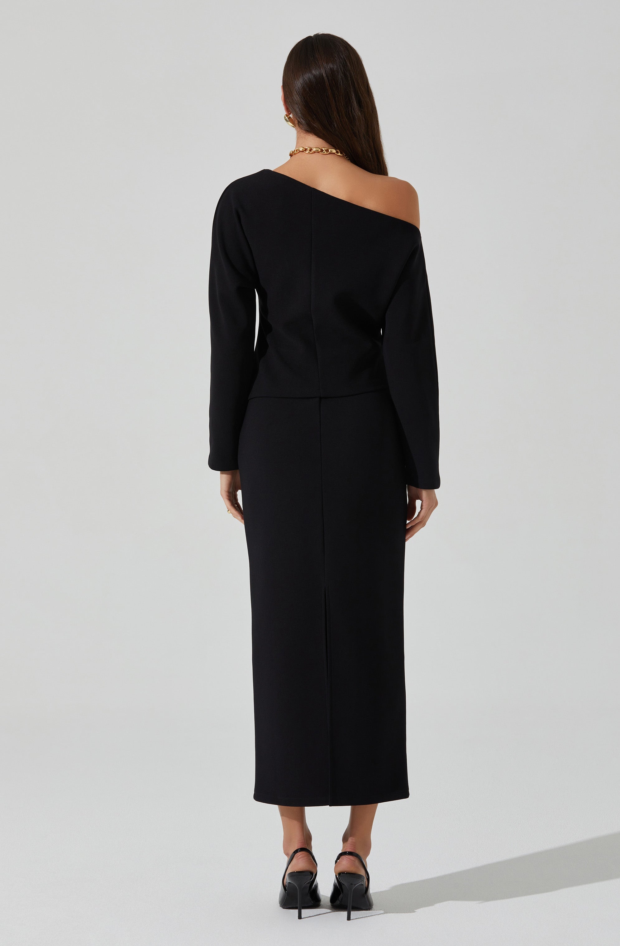 Kana Off Shoulder Asymmetric Top-Aljck