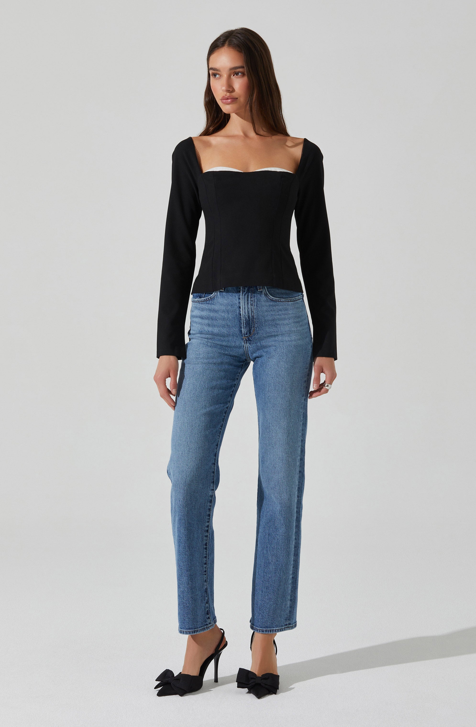Whitley Peekaboo Contrast Top-Aljck